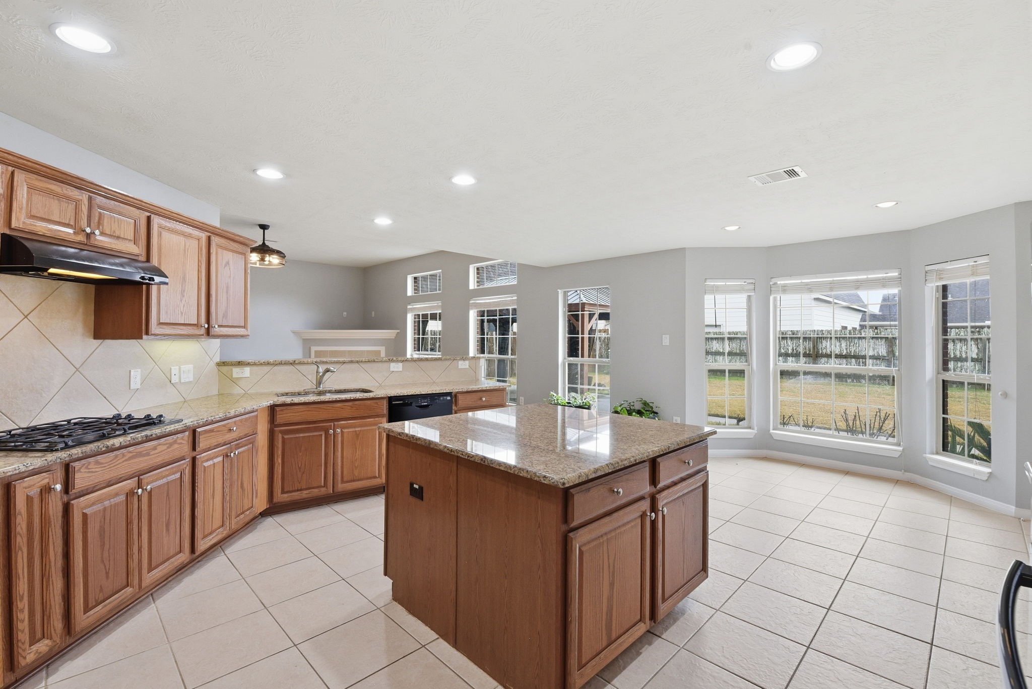 6534 Granbury Road Property Photo 6
