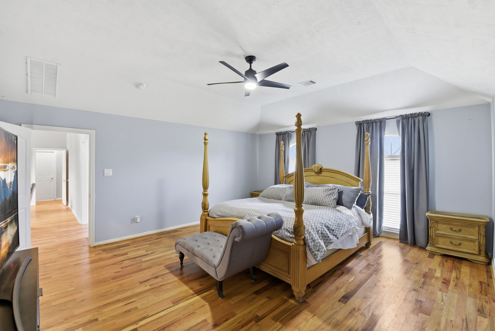 6534 Granbury Road Property Photo 14