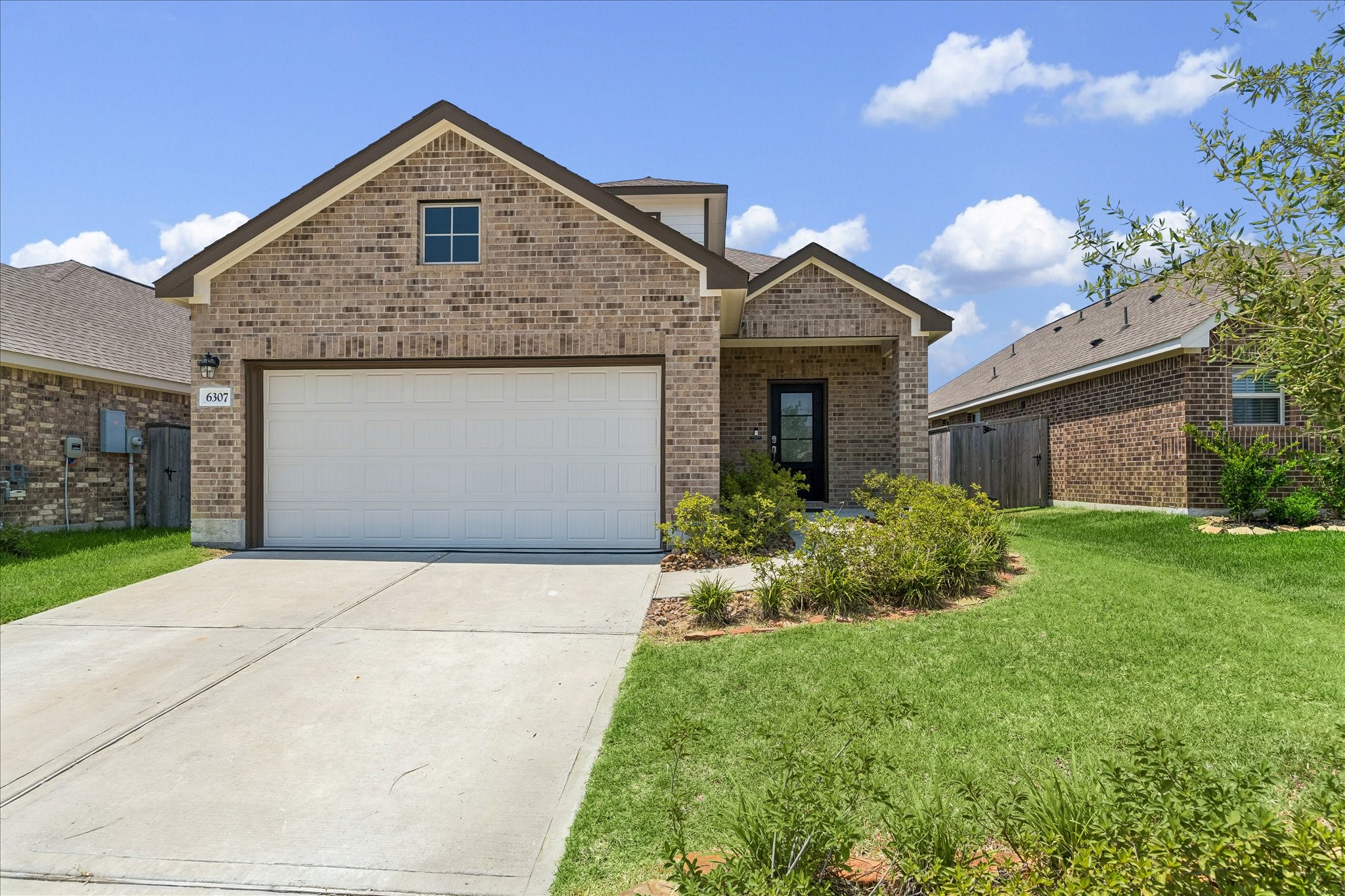 6307 Arcadia Sound Lane Property Photo 1