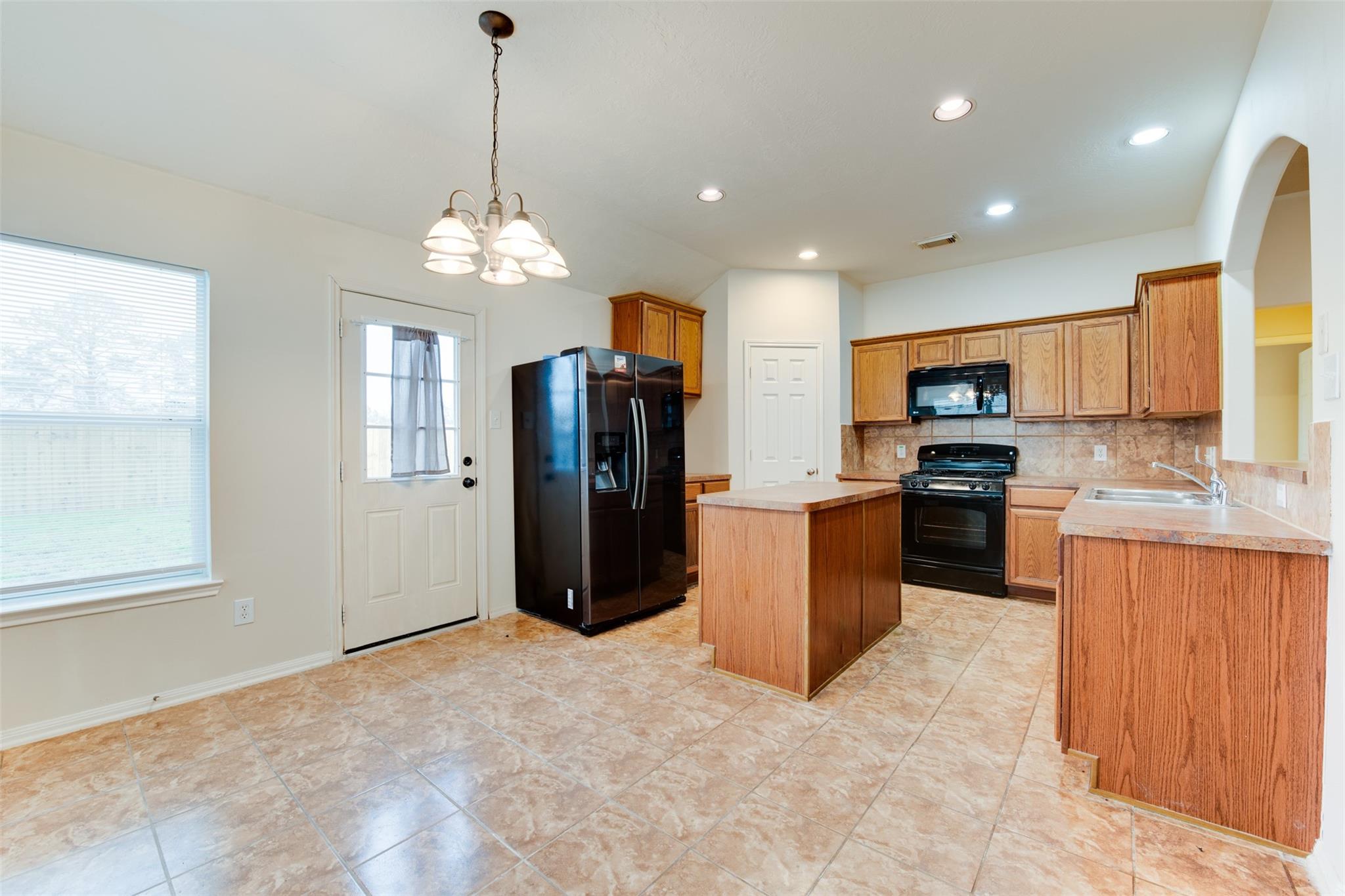 16014 Hidden Crest Drive Property Photo 8