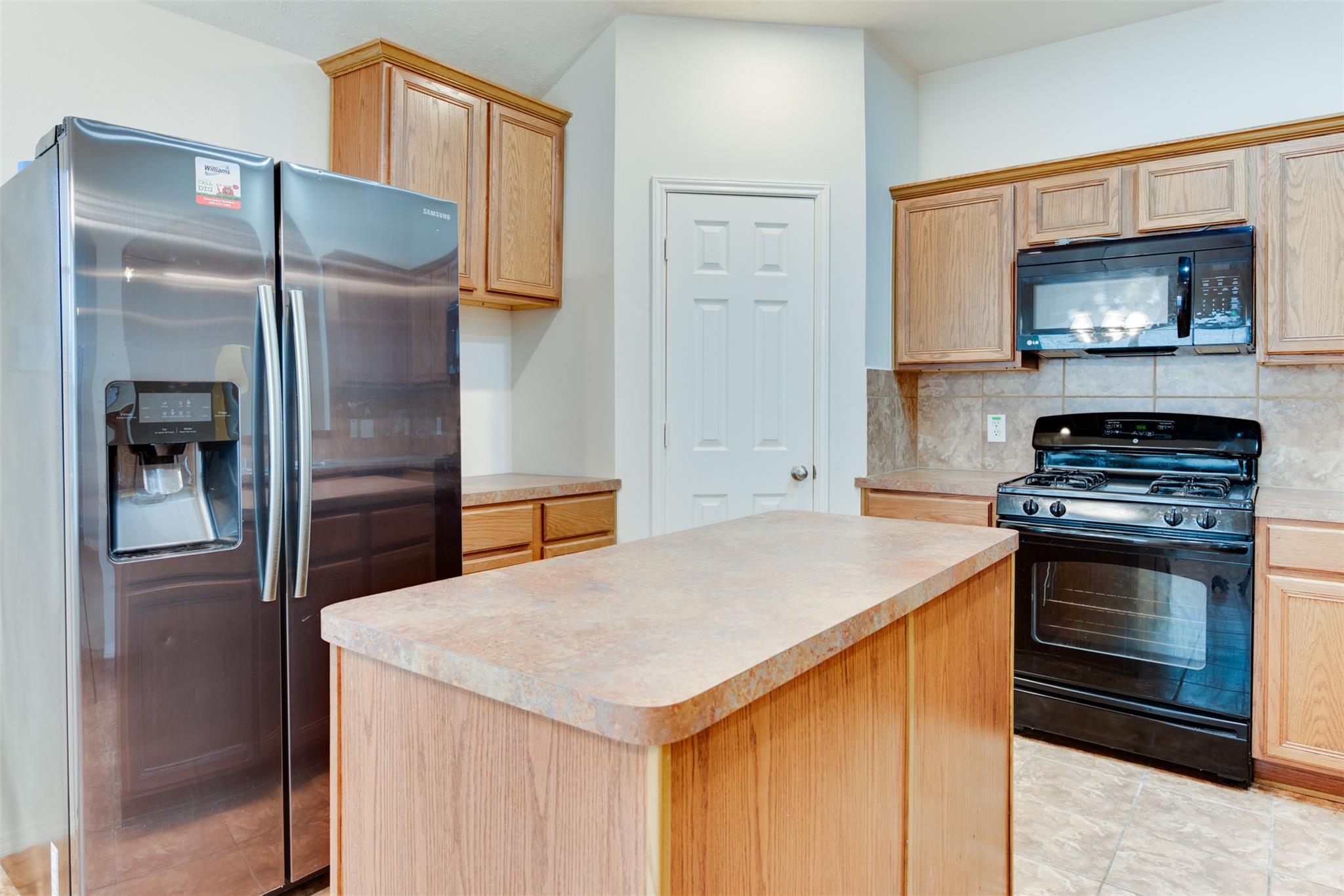 16014 Hidden Crest Drive Property Photo 10