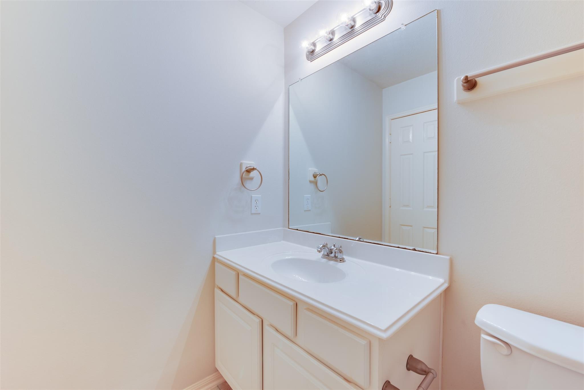 16014 Hidden Crest Drive Property Photo 17