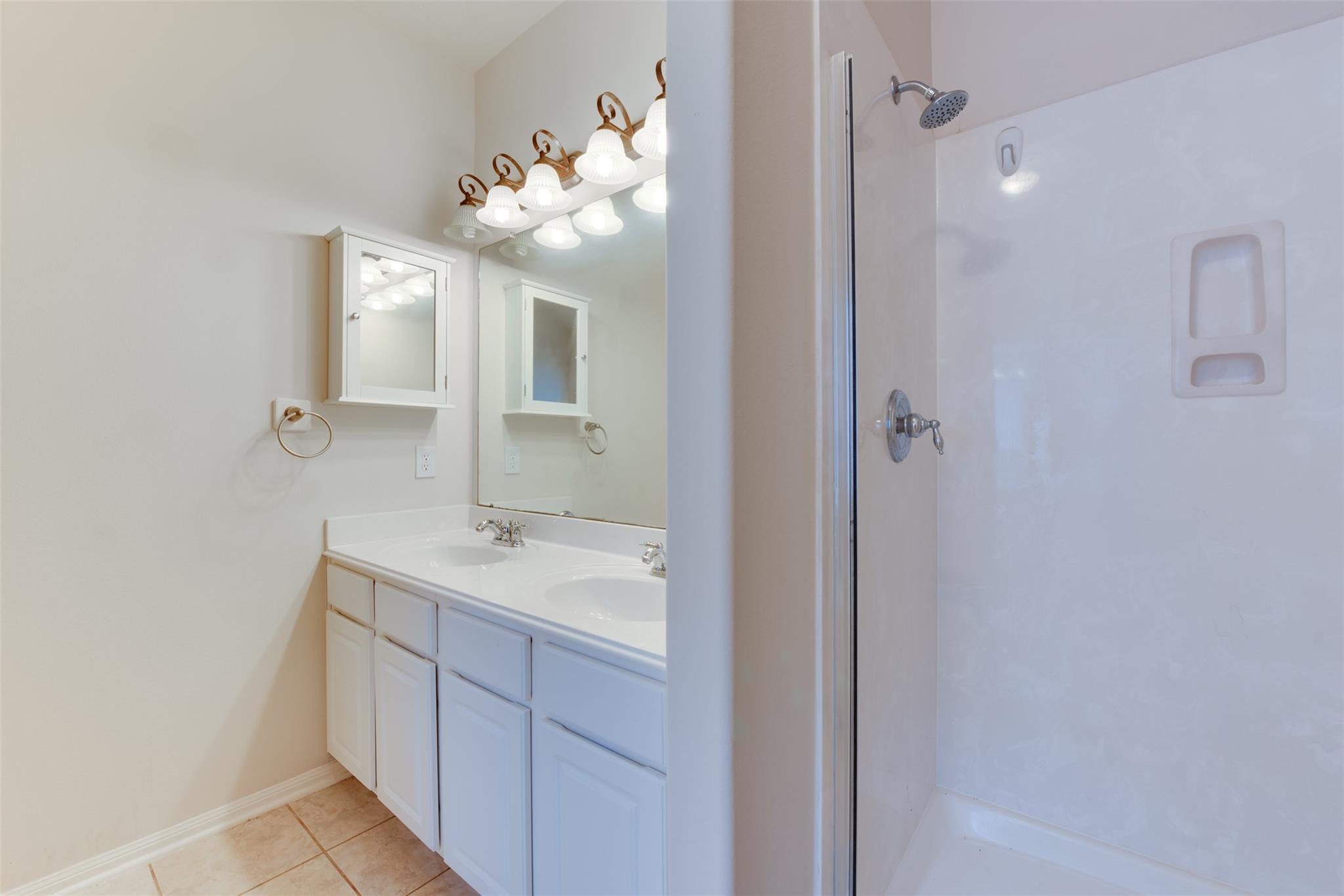 16014 Hidden Crest Drive Property Photo 21