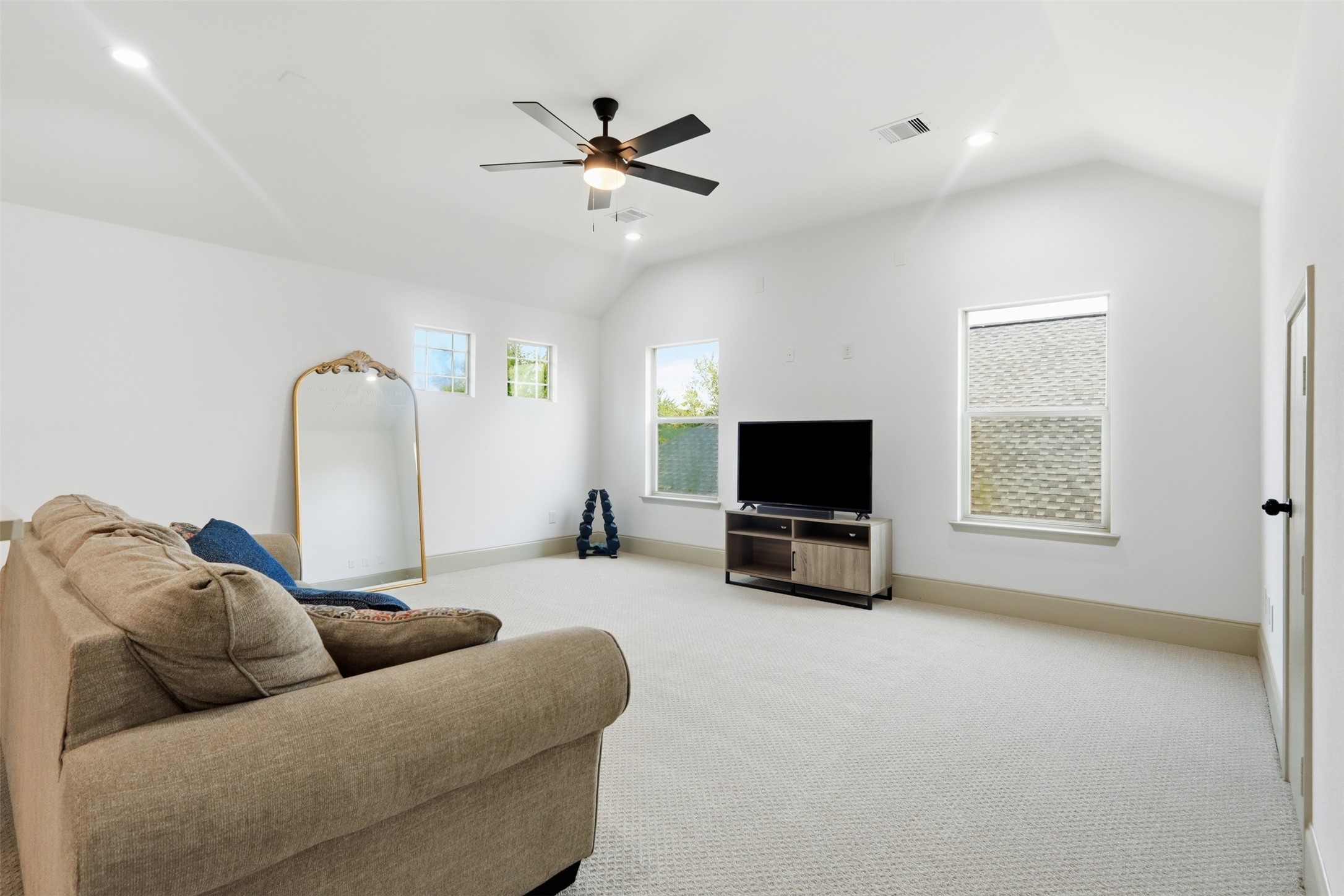 4909 E Meadow Drive Property Photo 17