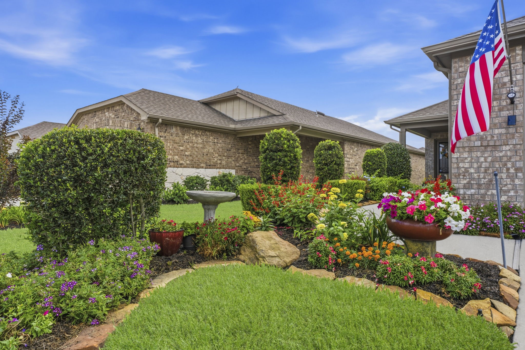 410 Thistle Thorn Drive Property Photo 3