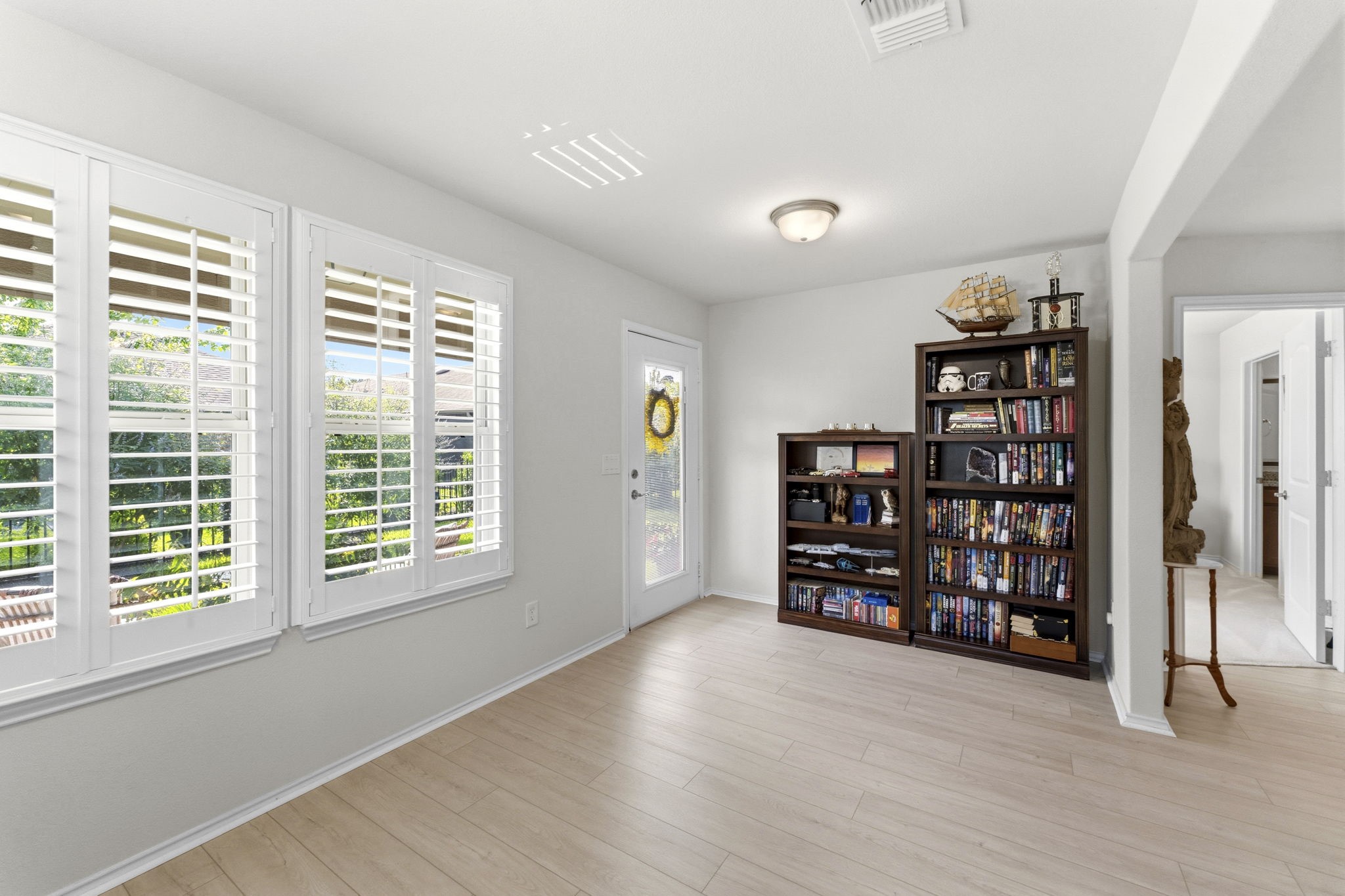 410 Thistle Thorn Drive Property Photo 25