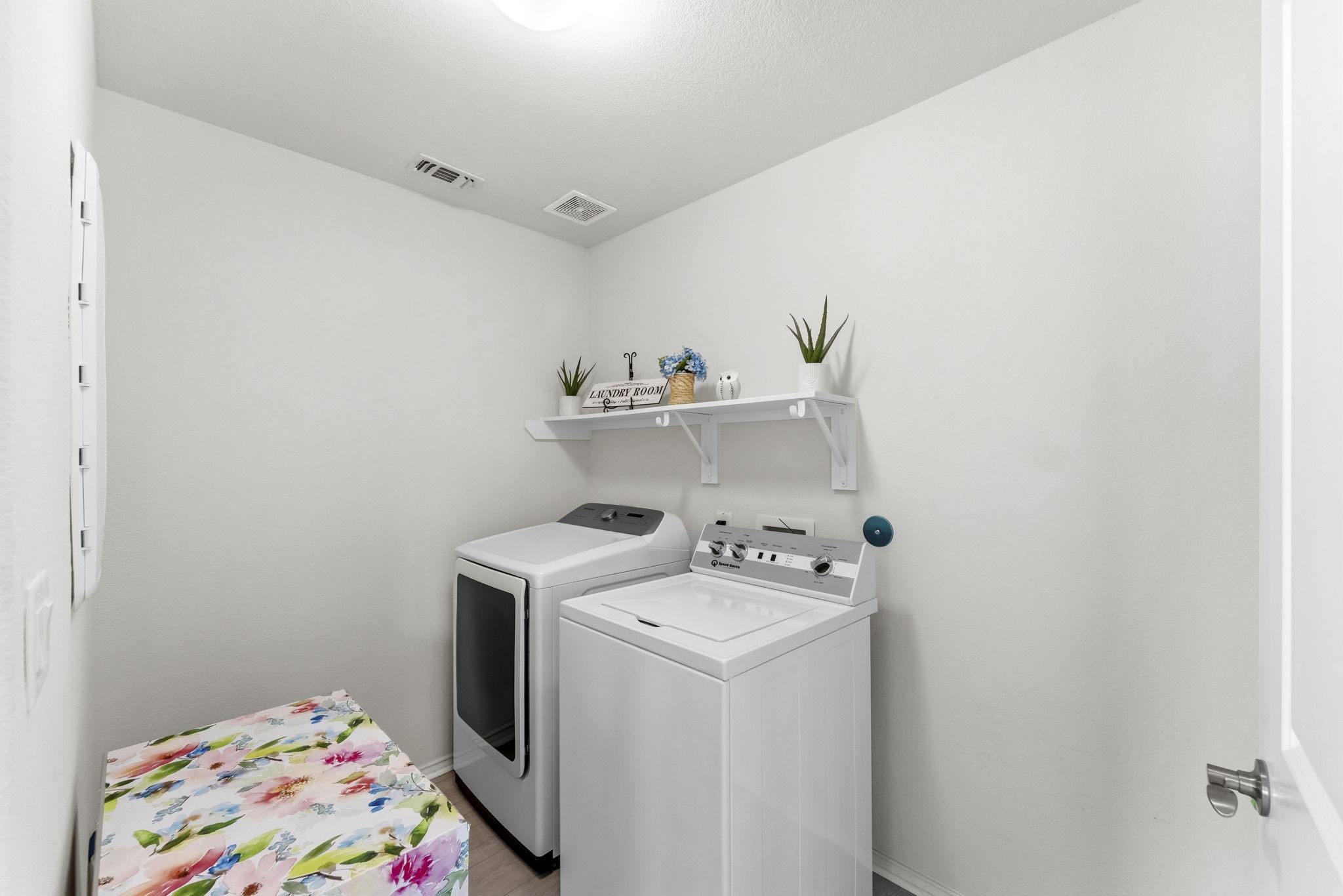 410 Thistle Thorn Drive Property Photo 35