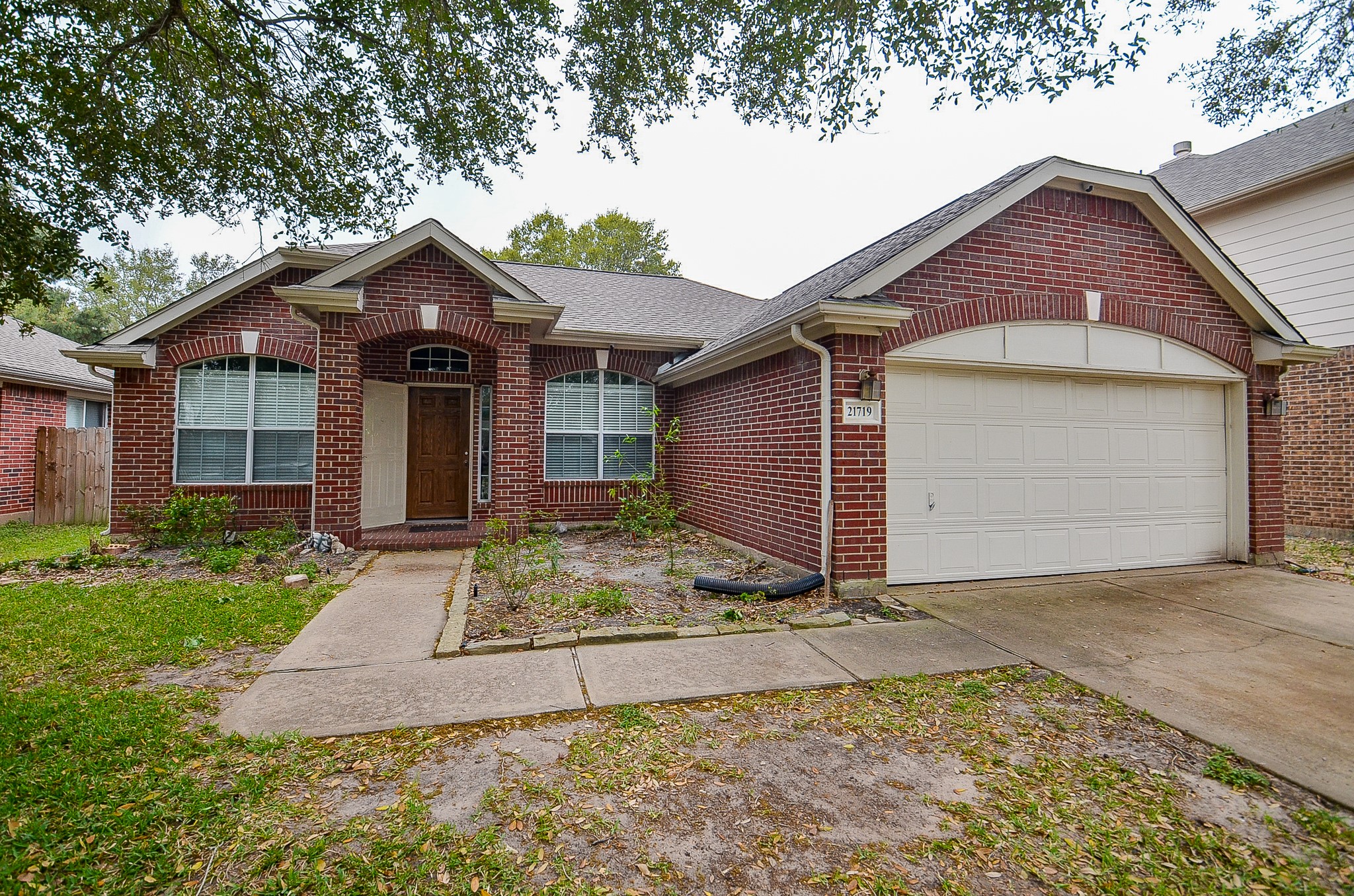 21719 Oakbridge Park Lane Property Photo 2