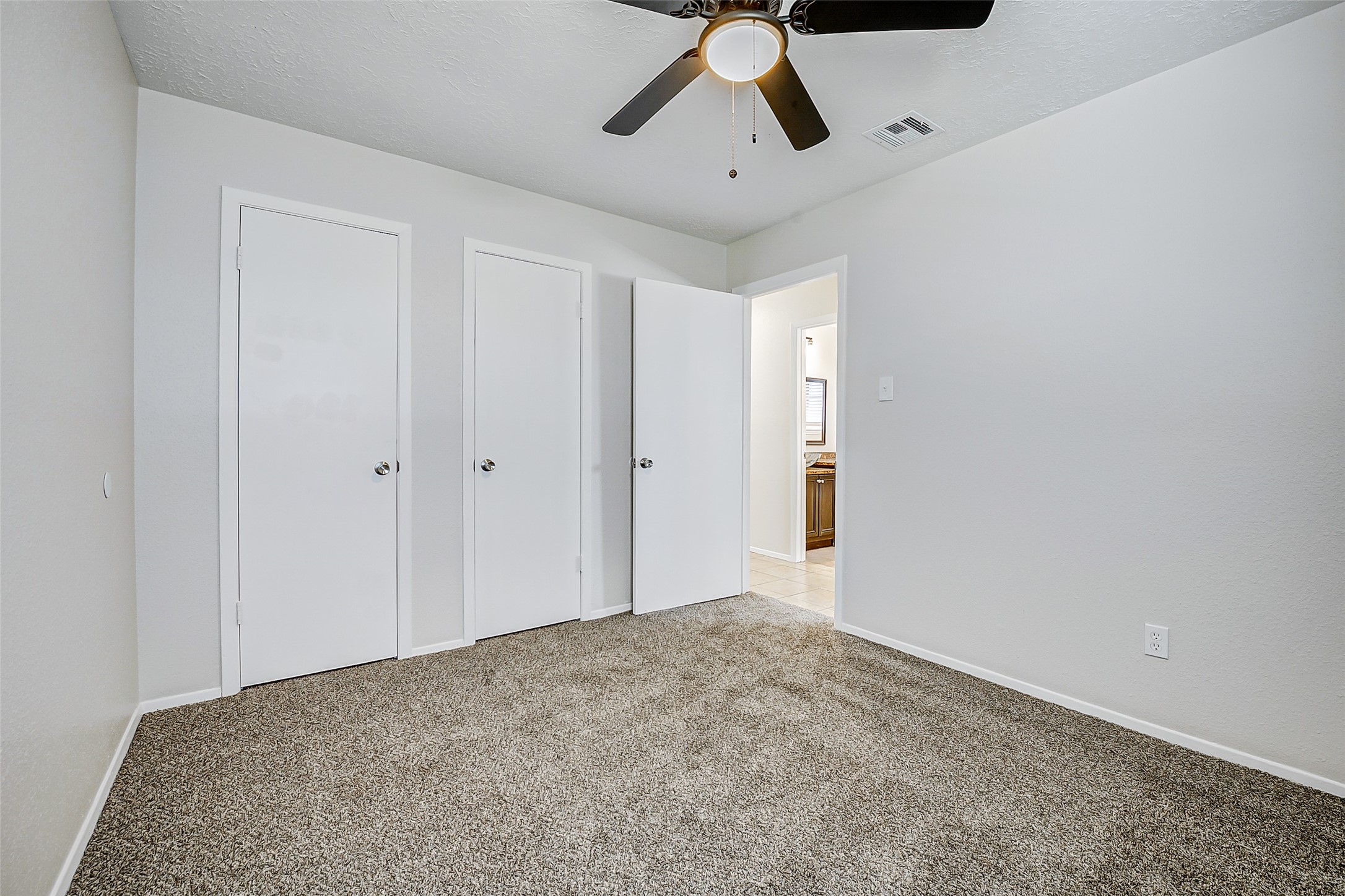 9842 Shell Rock Road Property Photo 14