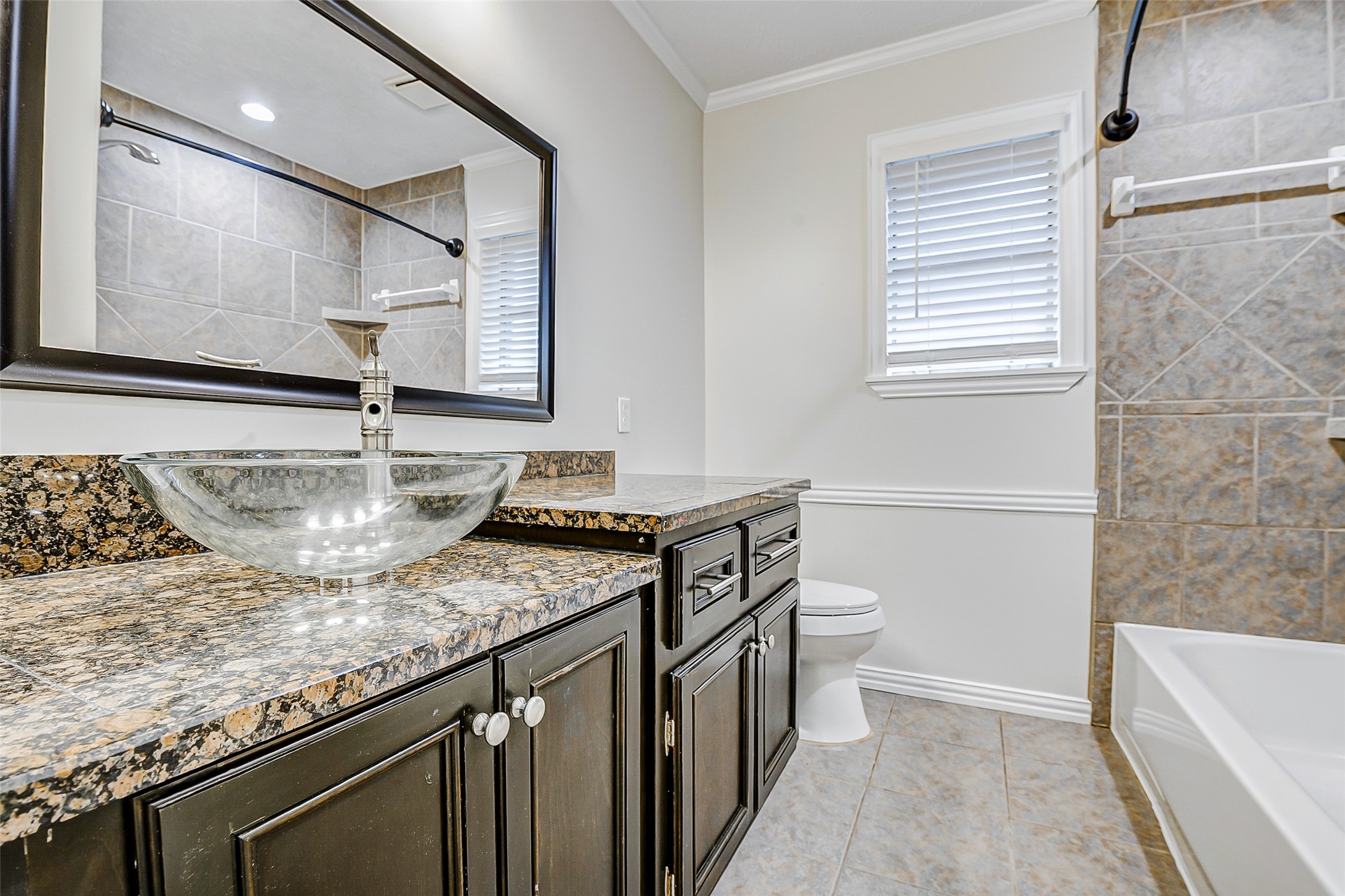 9842 Shell Rock Road Property Photo 15