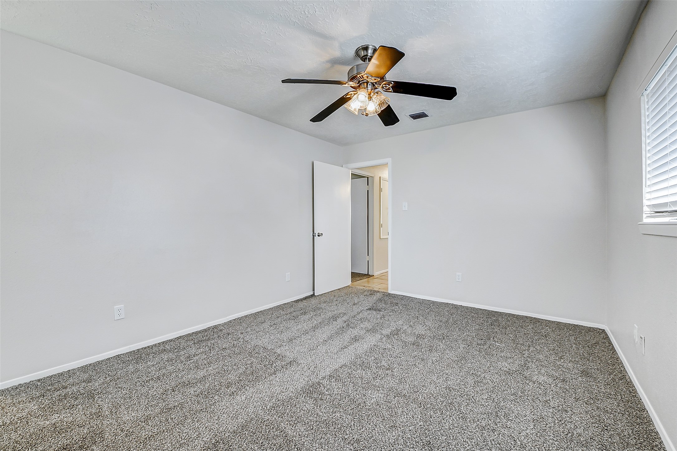 9842 Shell Rock Road Property Photo 19