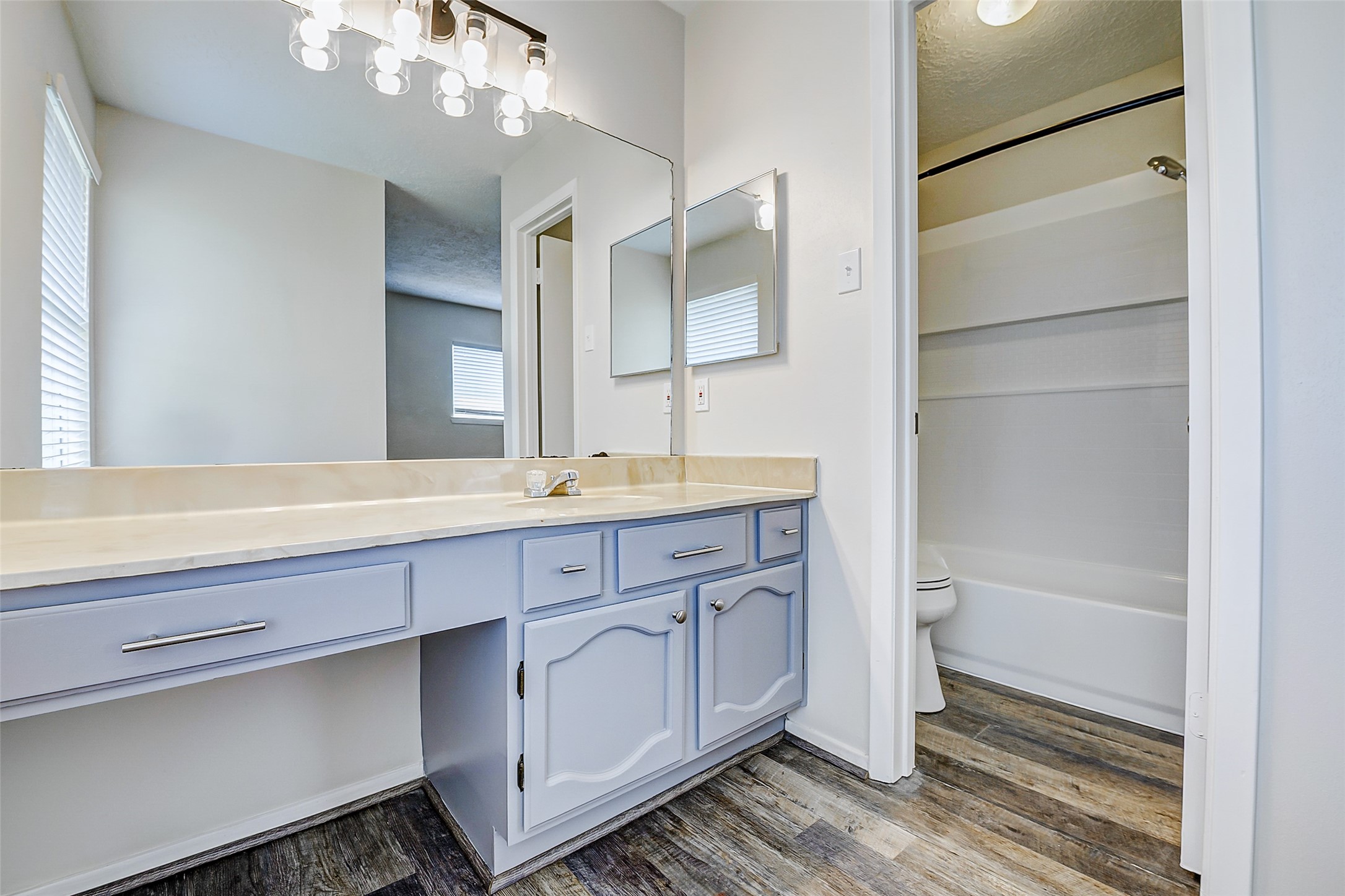 9842 Shell Rock Road Property Photo 21