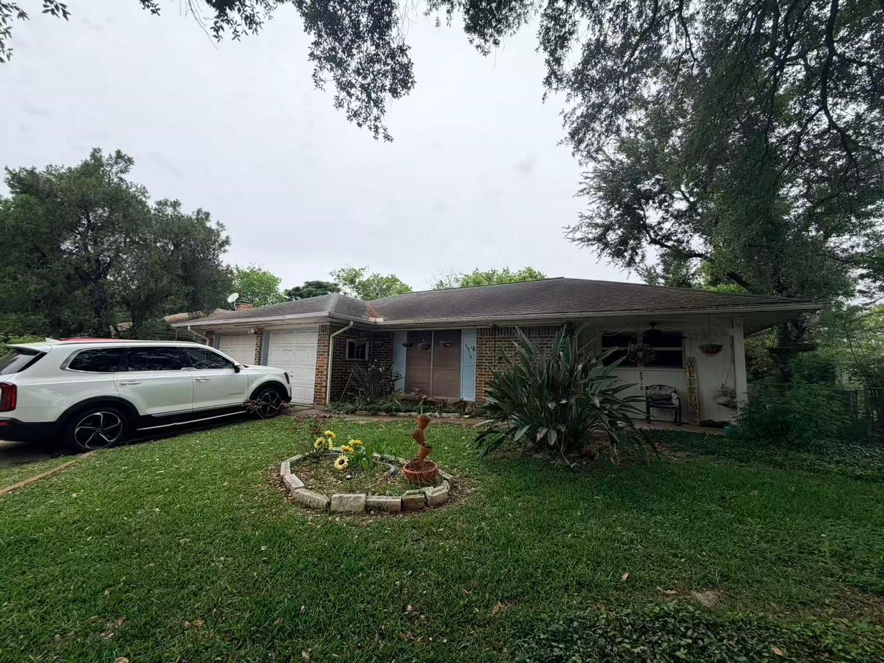 8910 Neff Street Property Photo