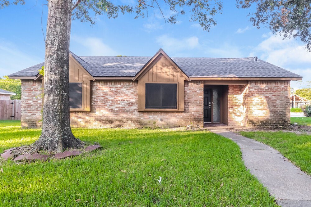 4714 Glendower Drive Property Photo 1