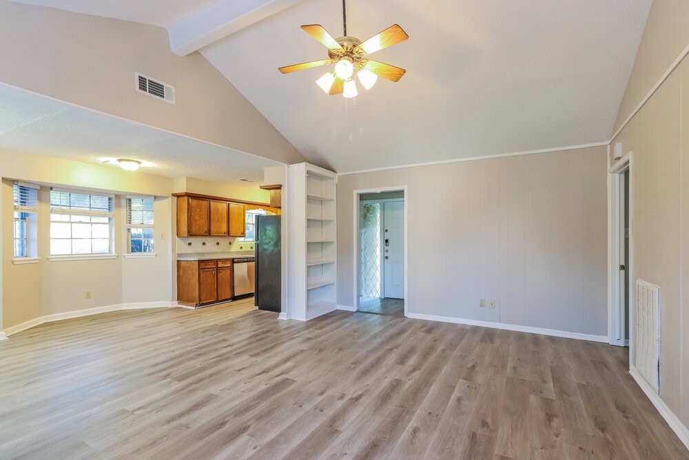 4714 Glendower Drive Property Photo 6