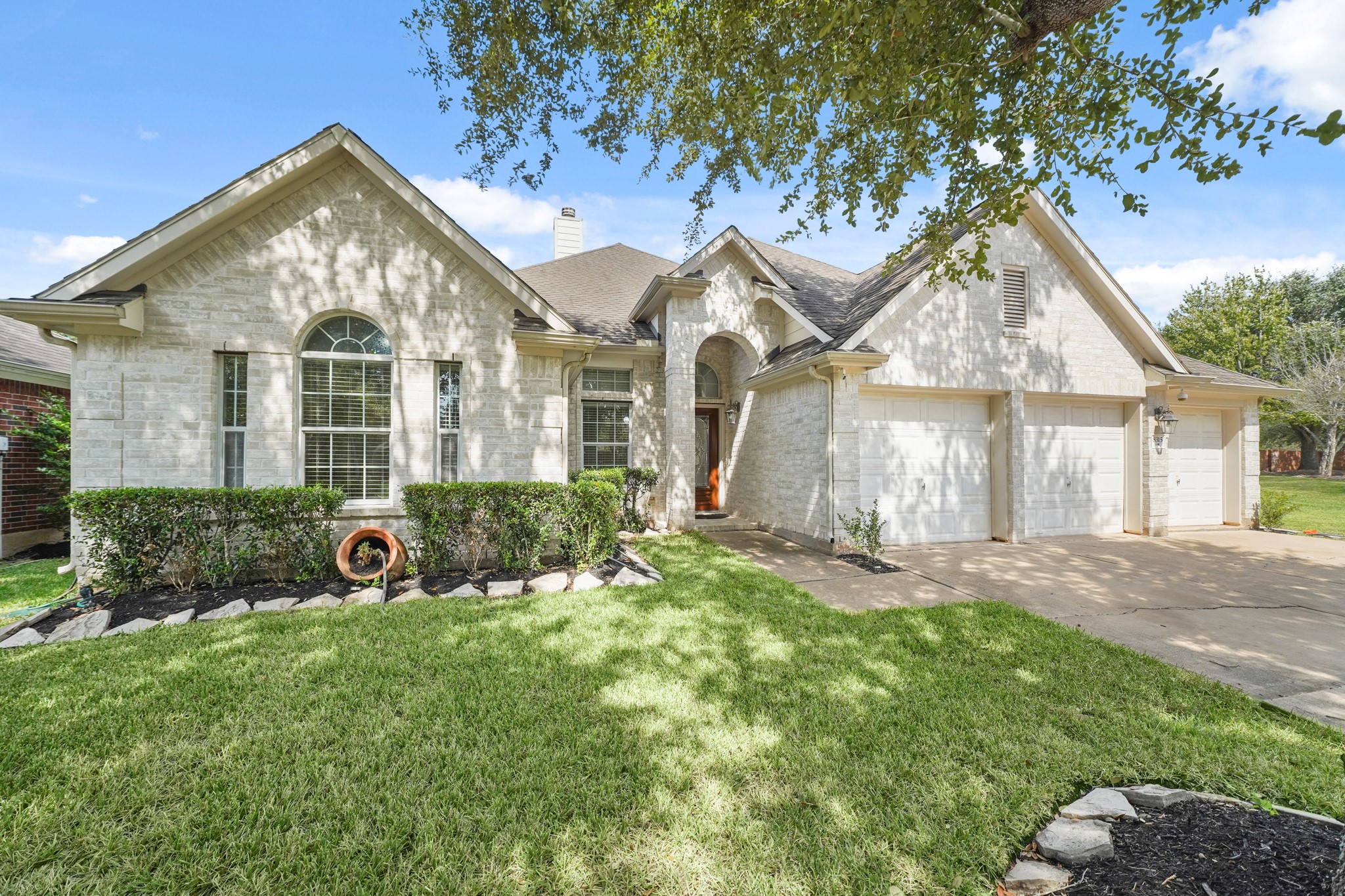 8315 Golden Harbour Property Photo 1