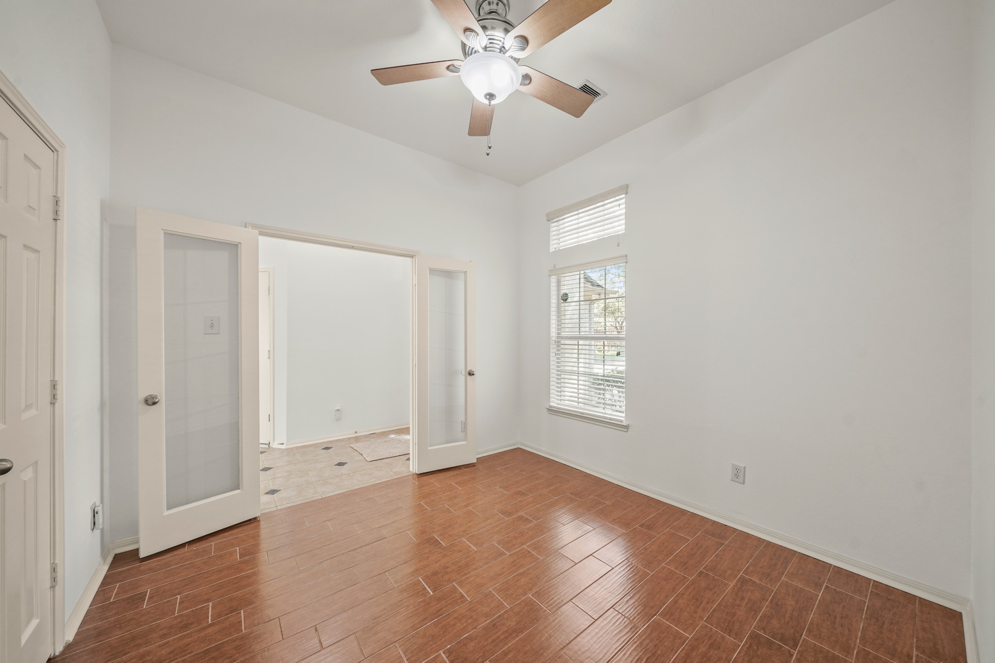8315 Golden Harbour Property Photo 7