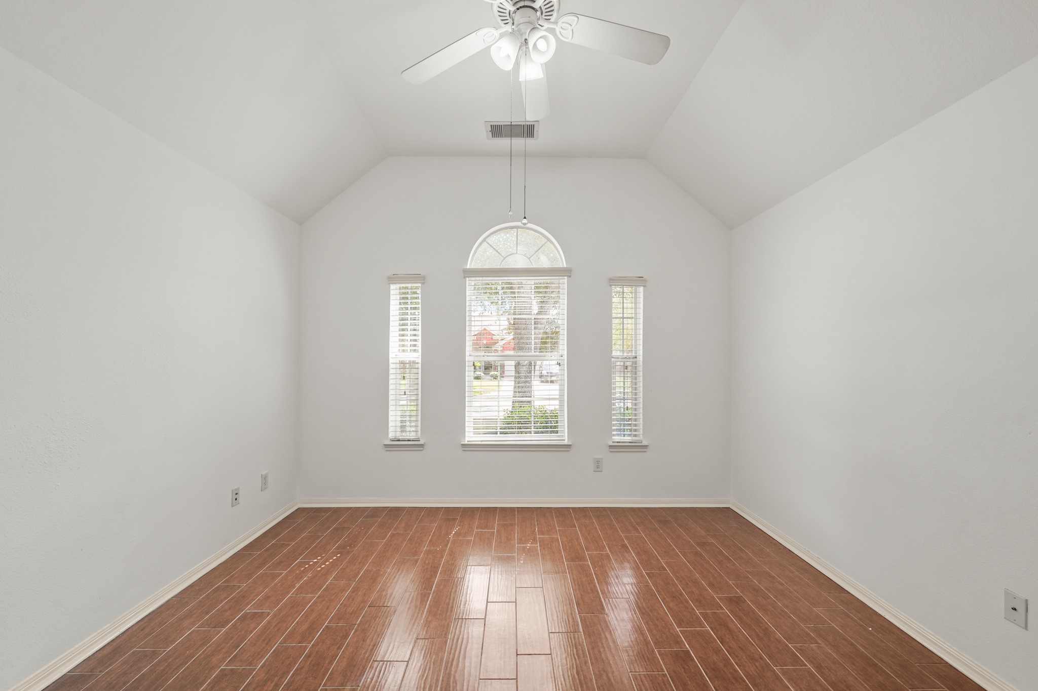 8315 Golden Harbour Property Photo 8