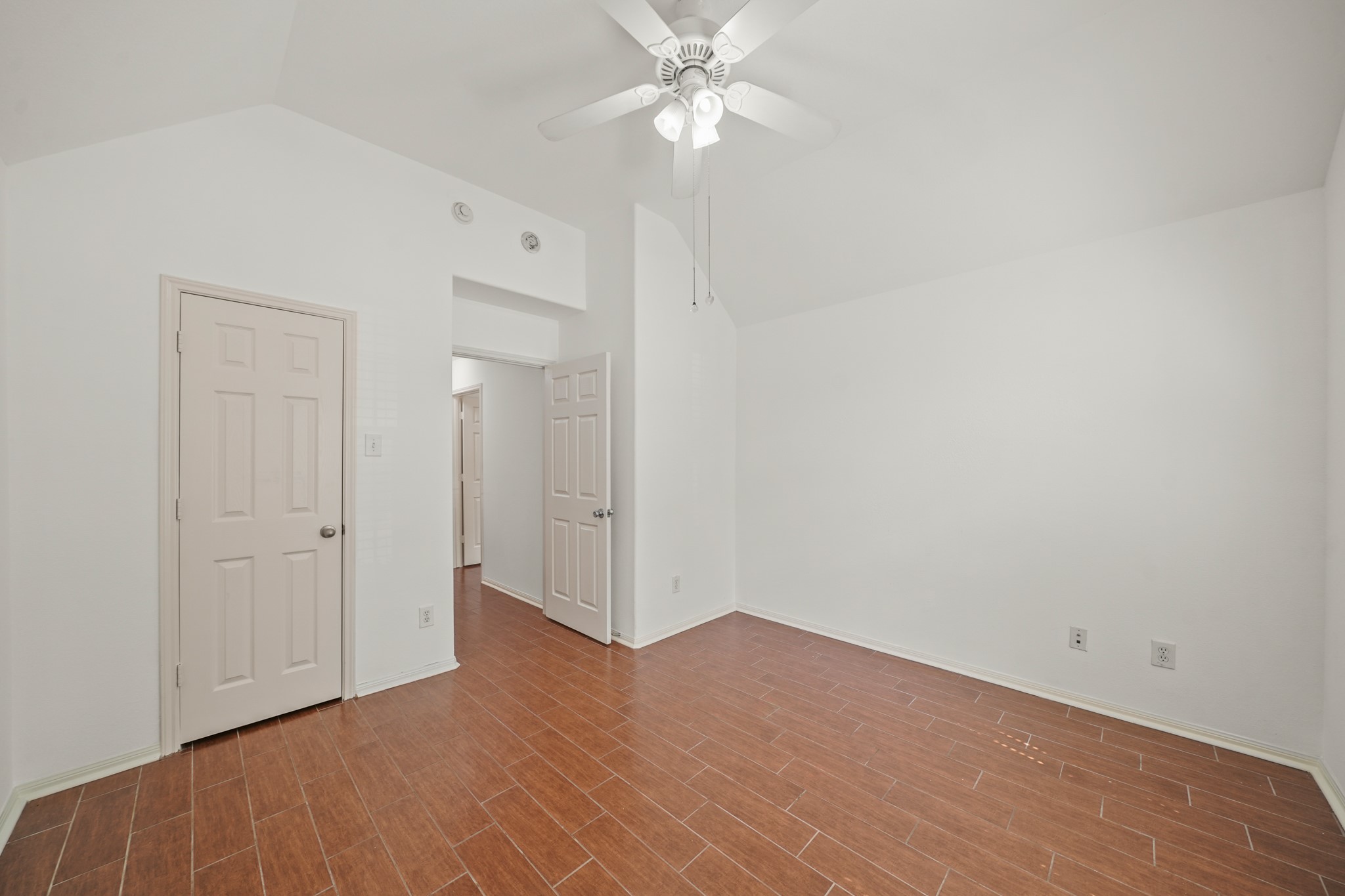 8315 Golden Harbour Property Photo 9