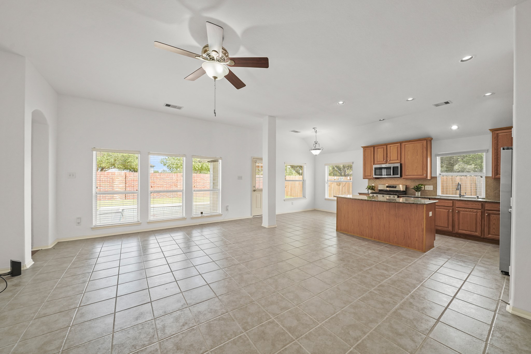 8315 Golden Harbour Property Photo 14