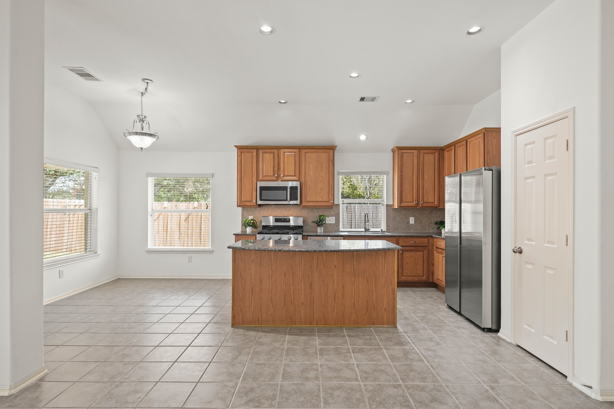 8315 Golden Harbour Property Photo 16