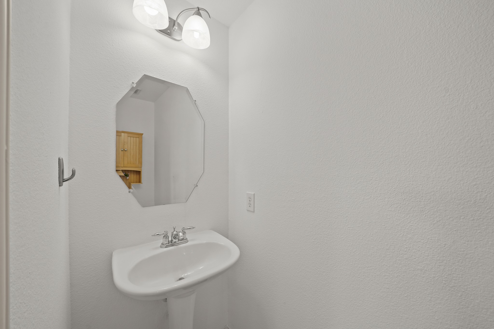 8315 Golden Harbour Property Photo 26