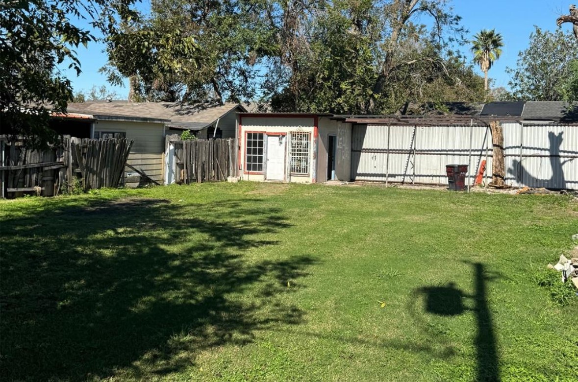 7007 Eagle Pass Street Property Photo 4