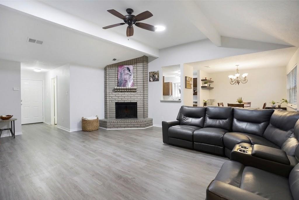 24127 Spring Day Lane Property Photo 3