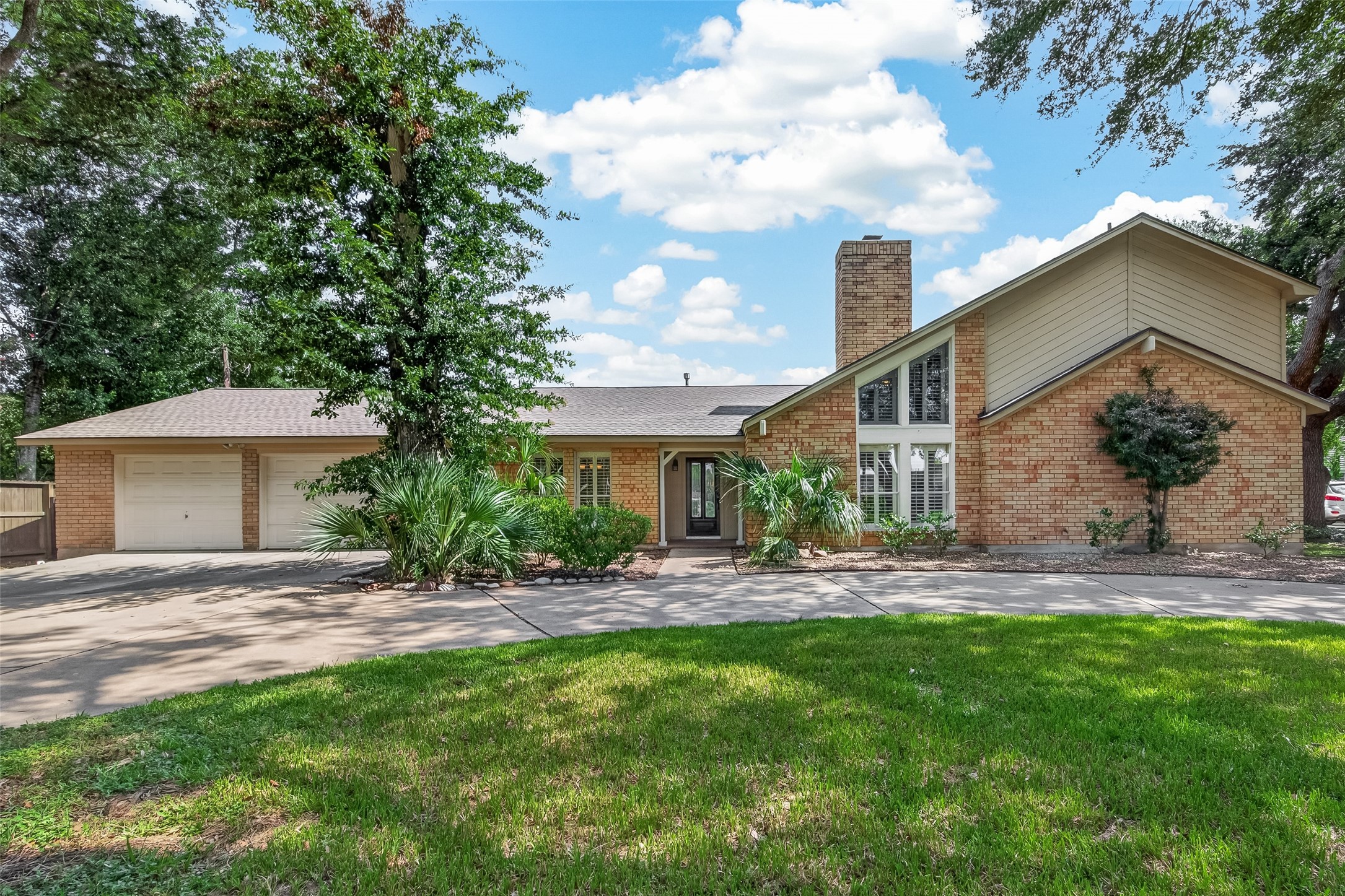 5026 Mockingbird Lane Property Photo 1
