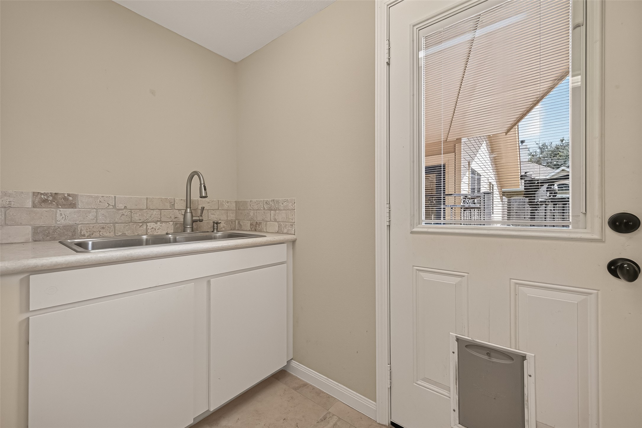 5026 Mockingbird Lane Property Photo 17