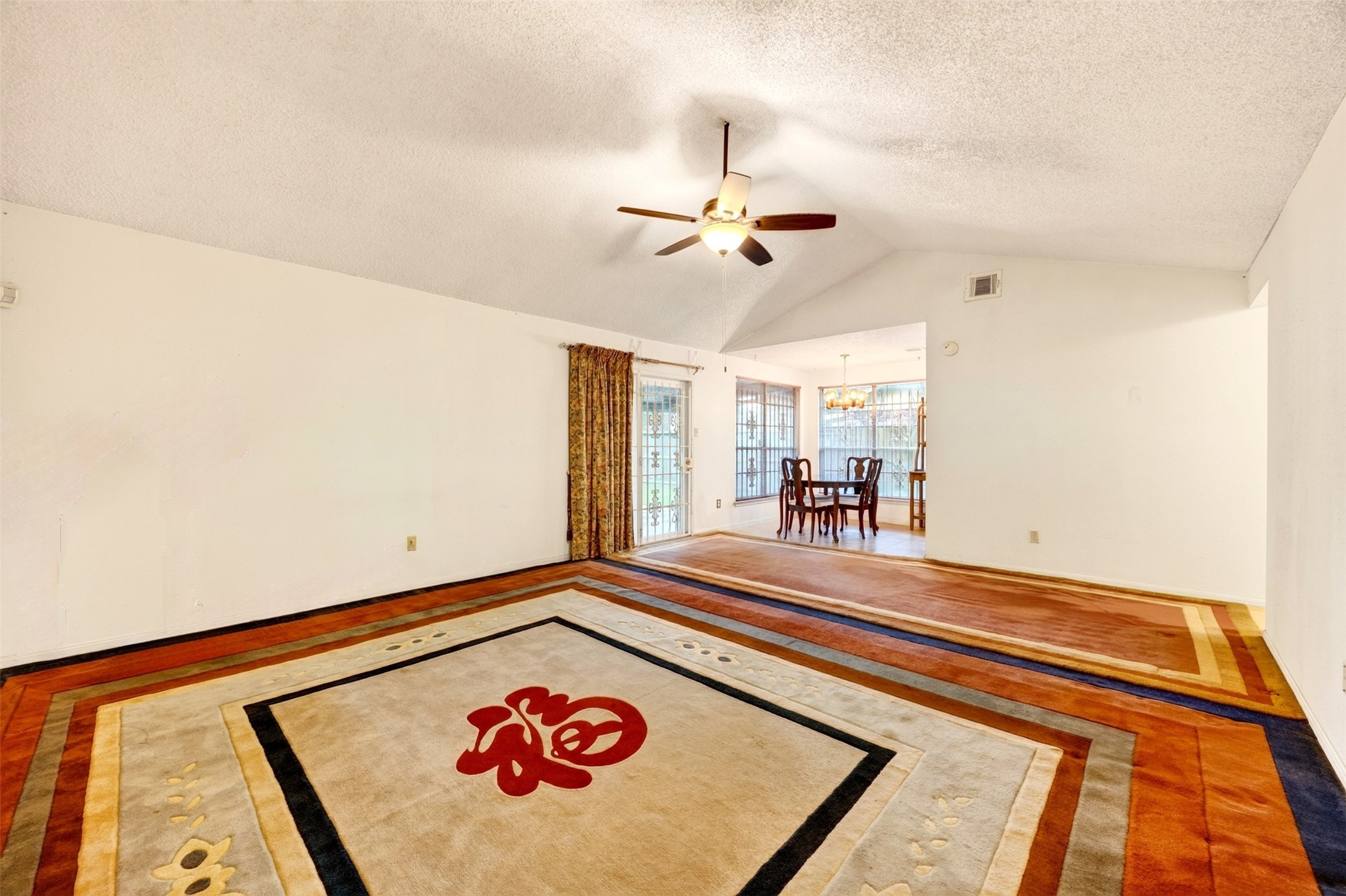 13310 T C Jester Boulevard Property Photo 9