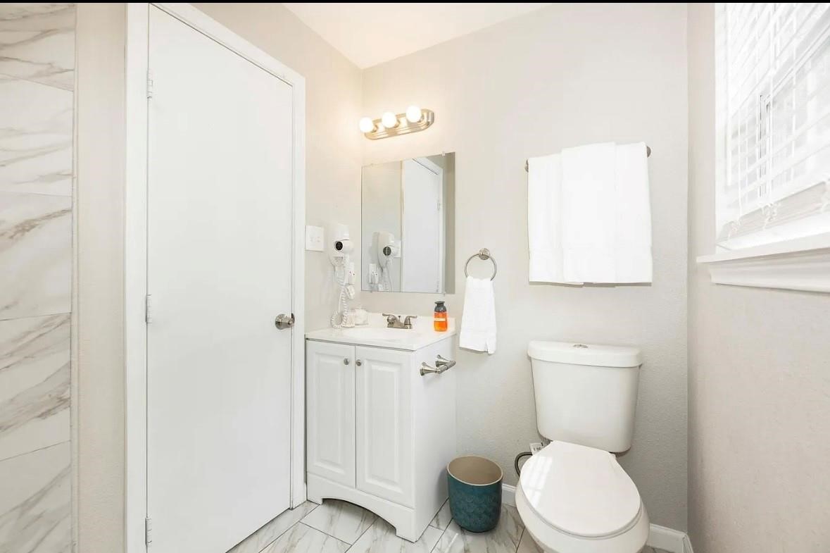 1407 E 35th Street Property Photo 22