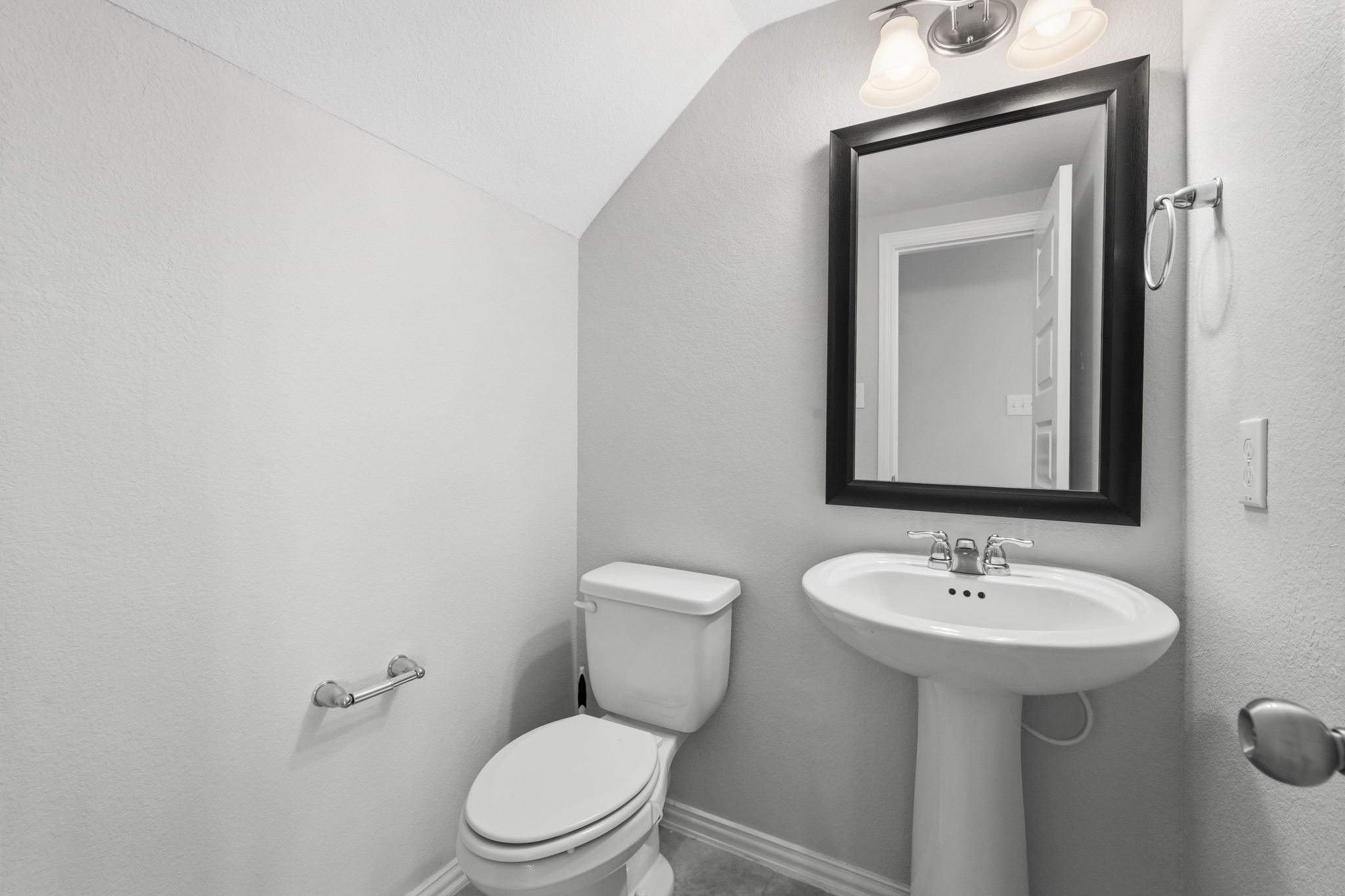 12806 Crombie Drive Property Photo 10