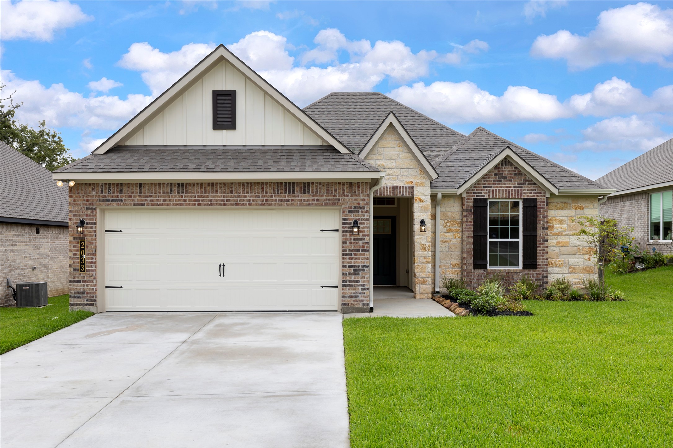 2033 Winepress Road Property Photo 1
