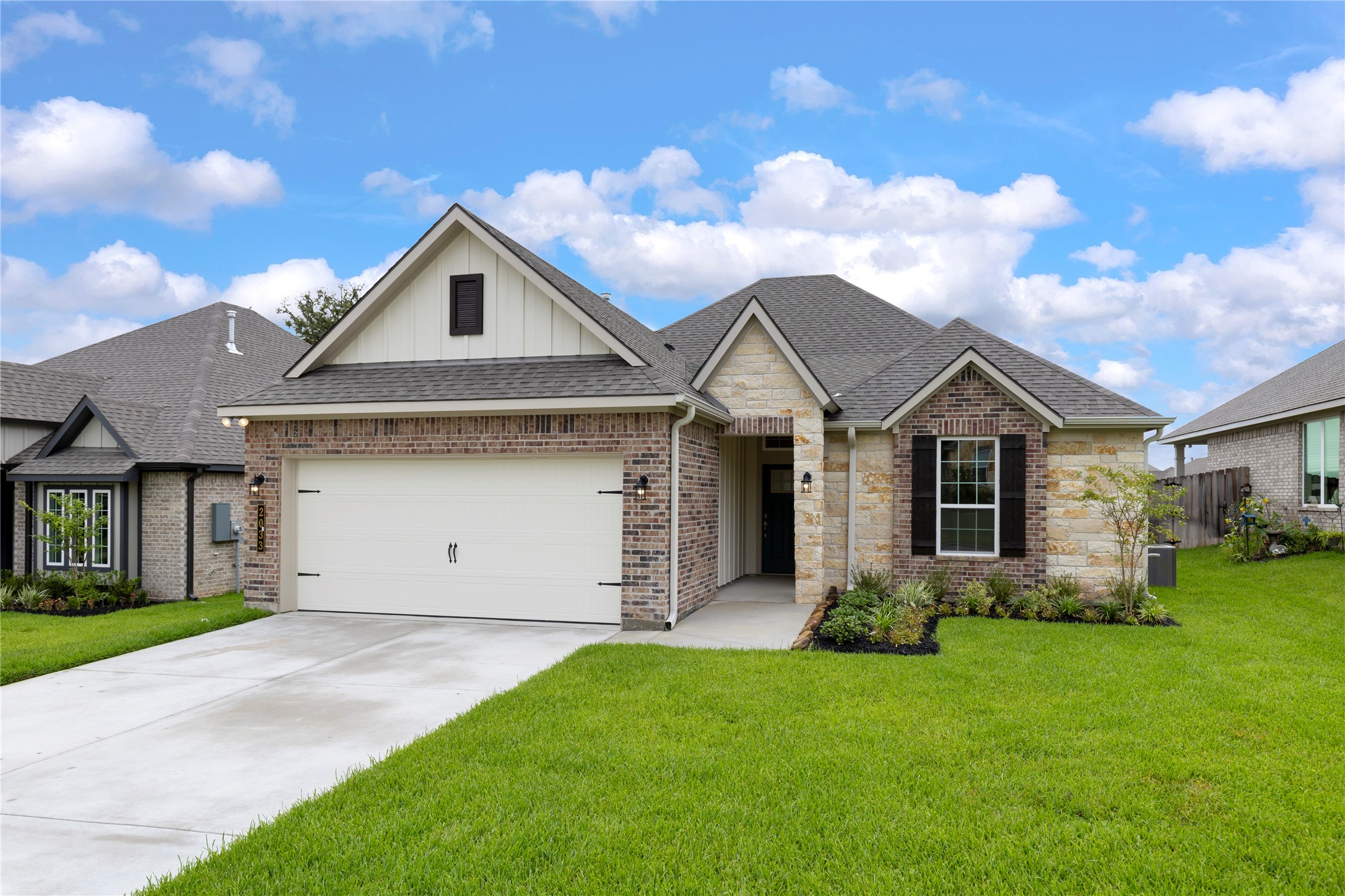 2033 Winepress Road Property Photo 4