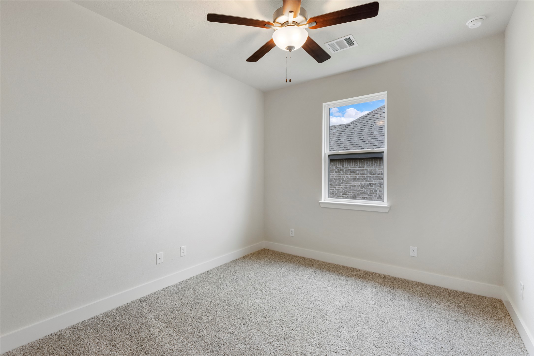 2033 Winepress Road Property Photo 7
