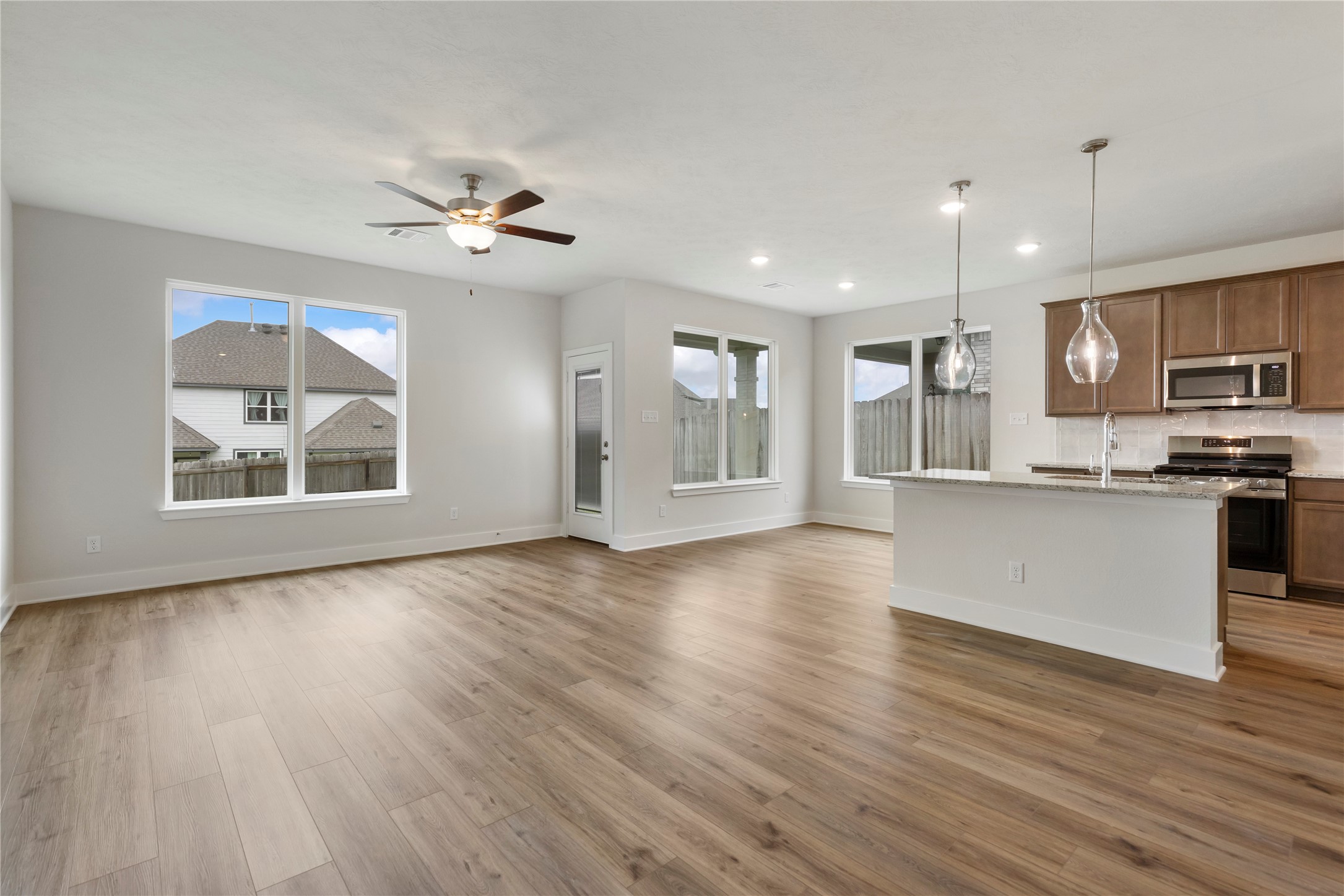 2033 Winepress Road Property Photo 9