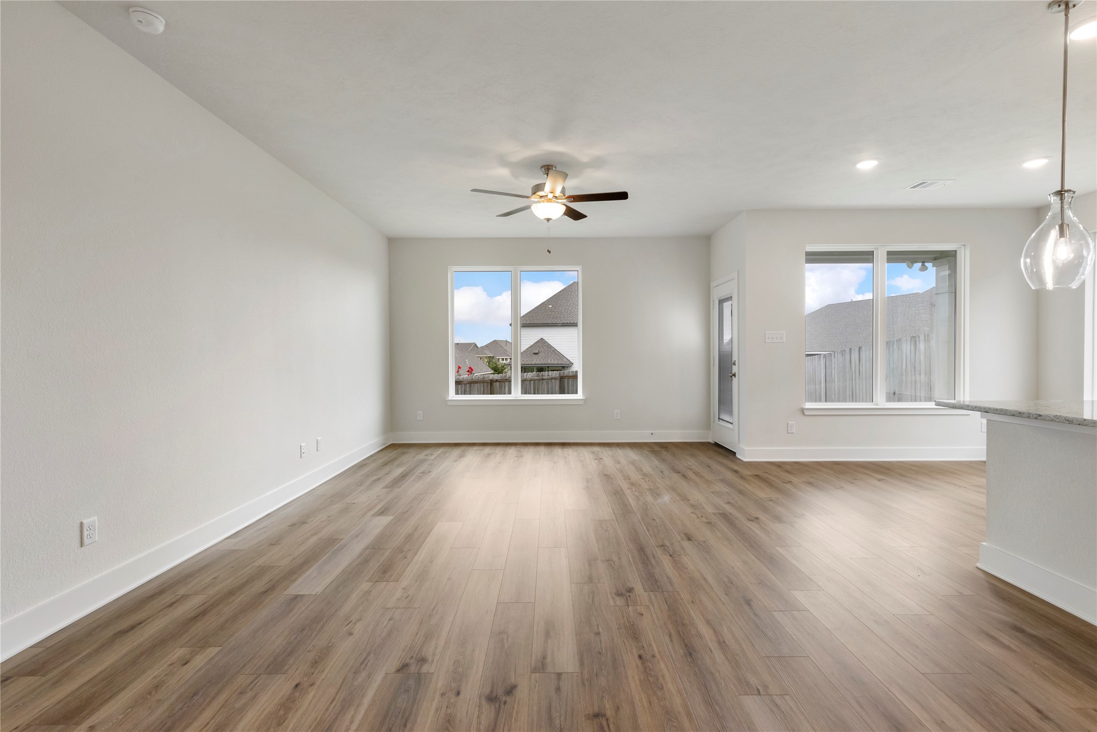 2033 Winepress Road Property Photo 10