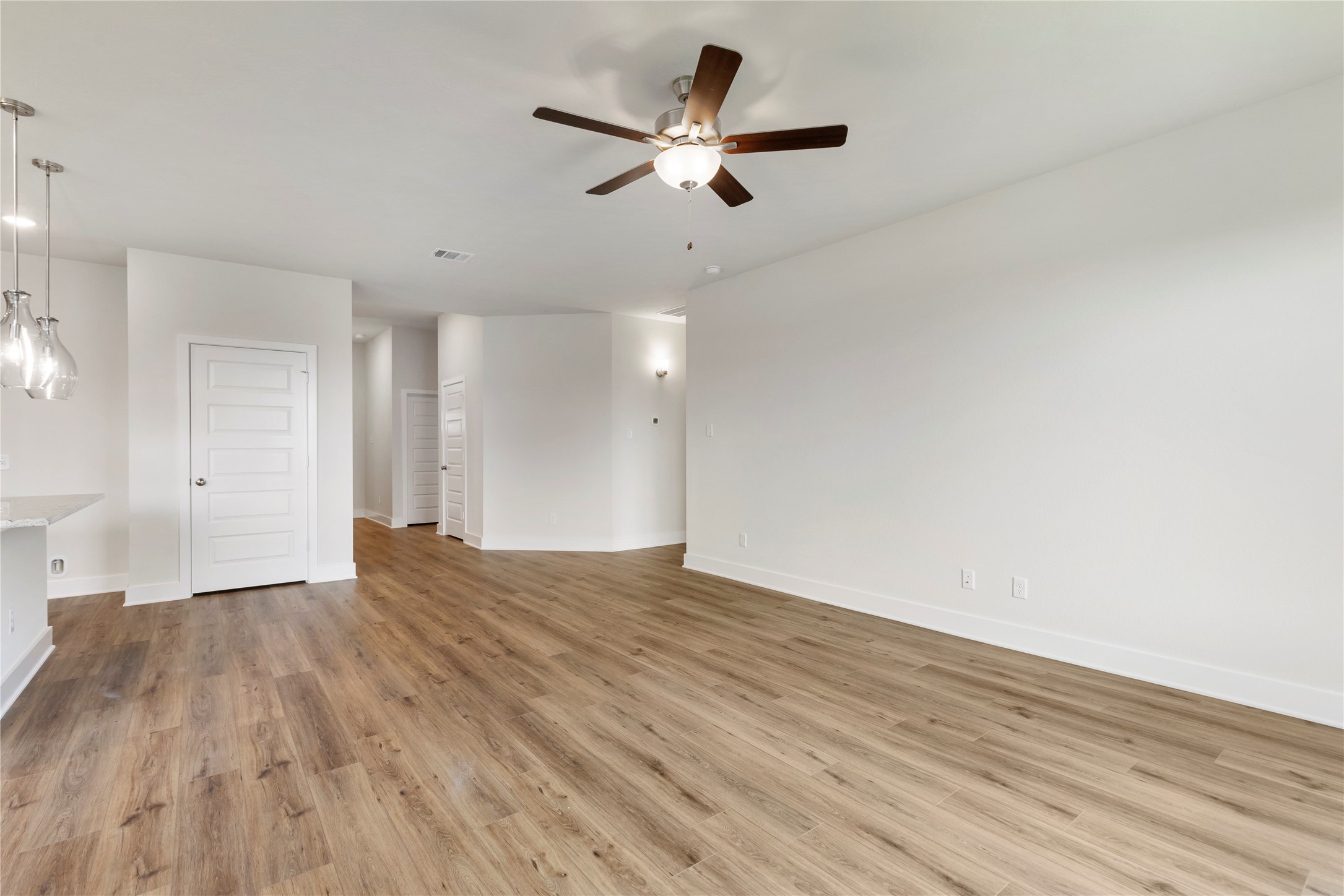 2033 Winepress Road Property Photo 12