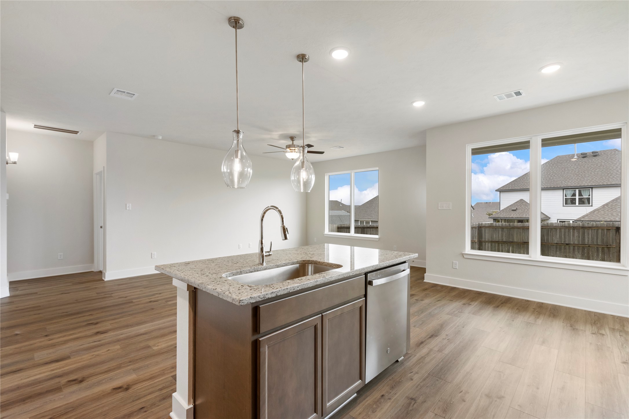 2033 Winepress Road Property Photo 17