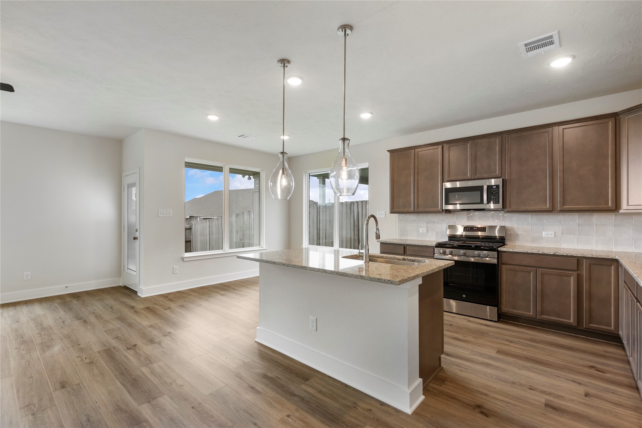 2033 Winepress Road Property Photo 18