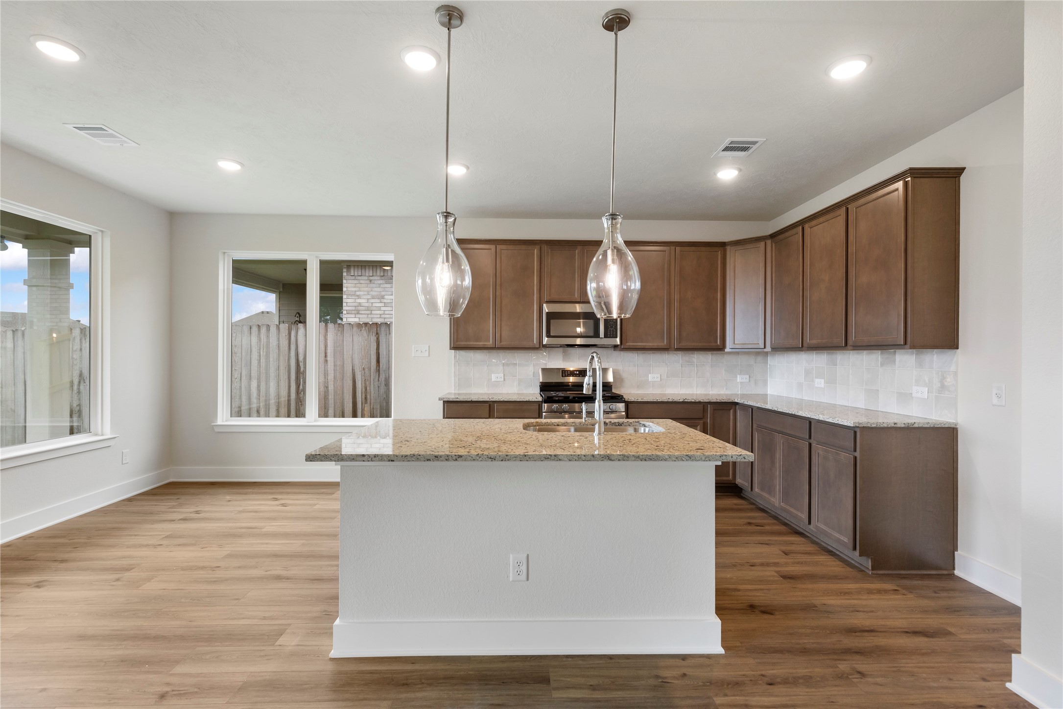 2033 Winepress Road Property Photo 19