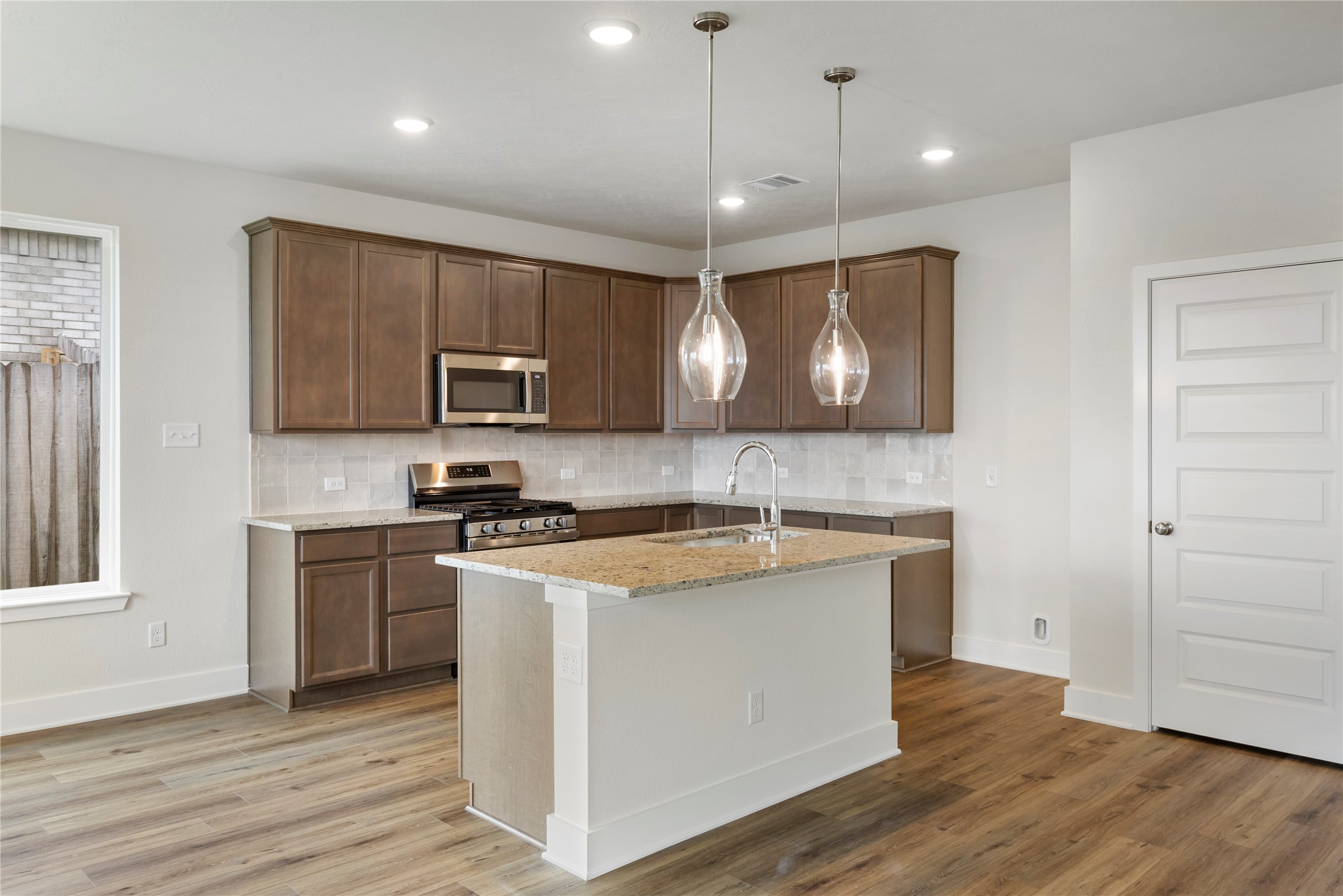 2033 Winepress Road Property Photo 22