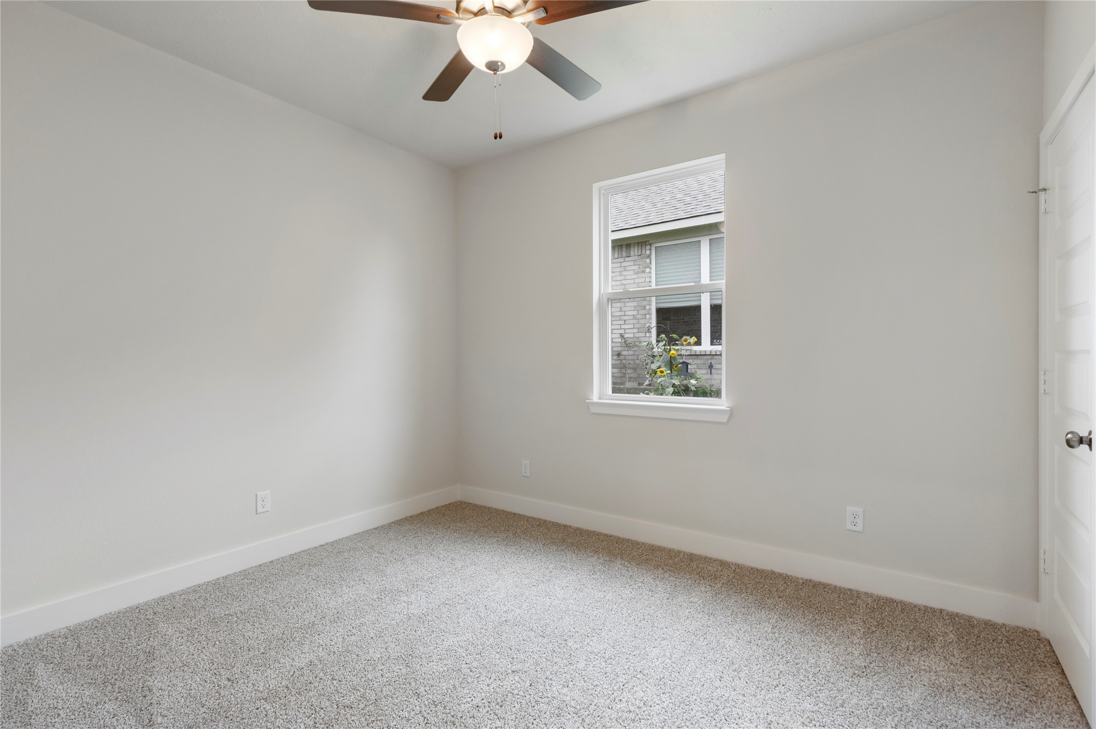 2033 Winepress Road Property Photo 34