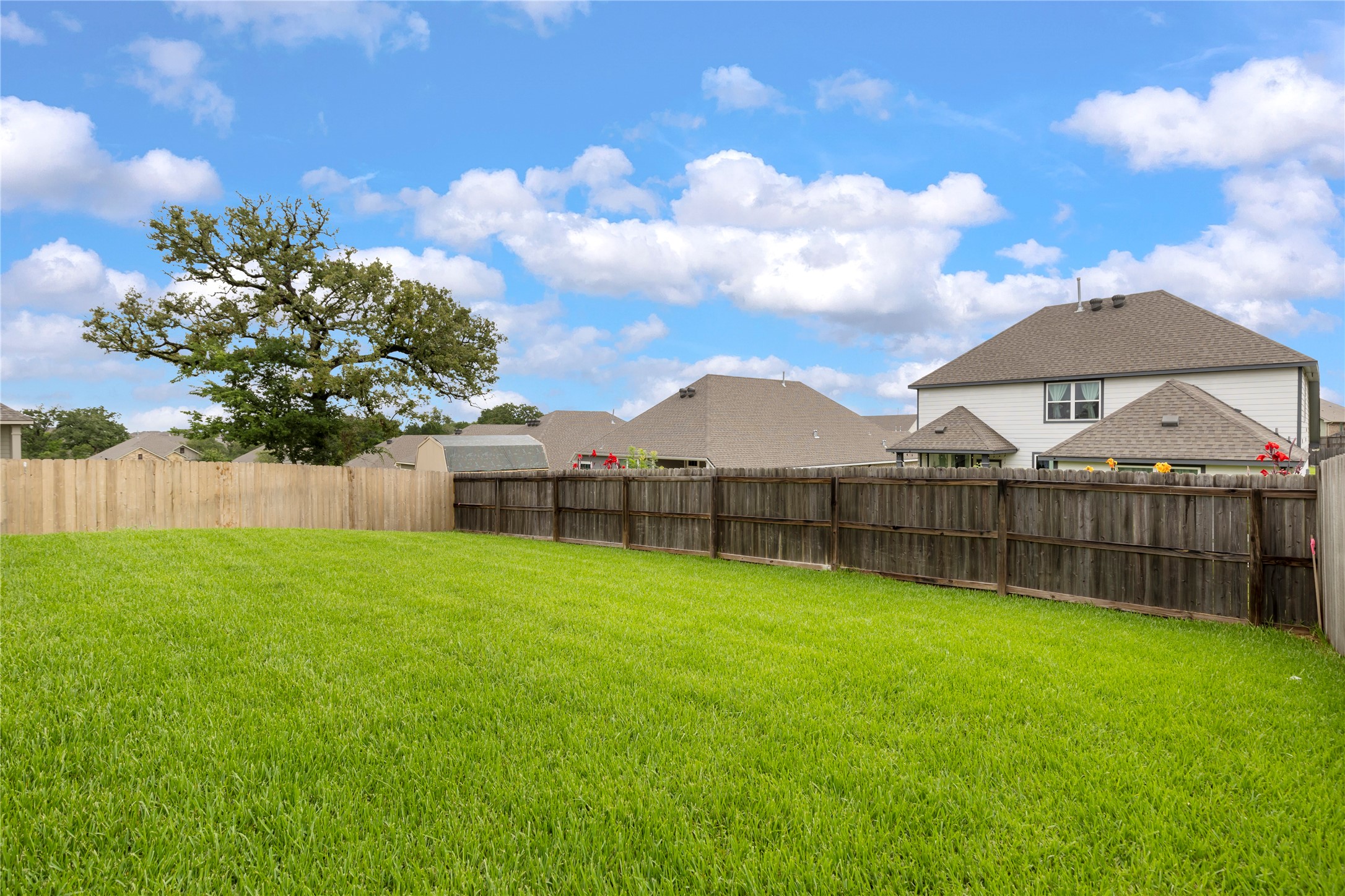 2033 Winepress Road Property Photo 39