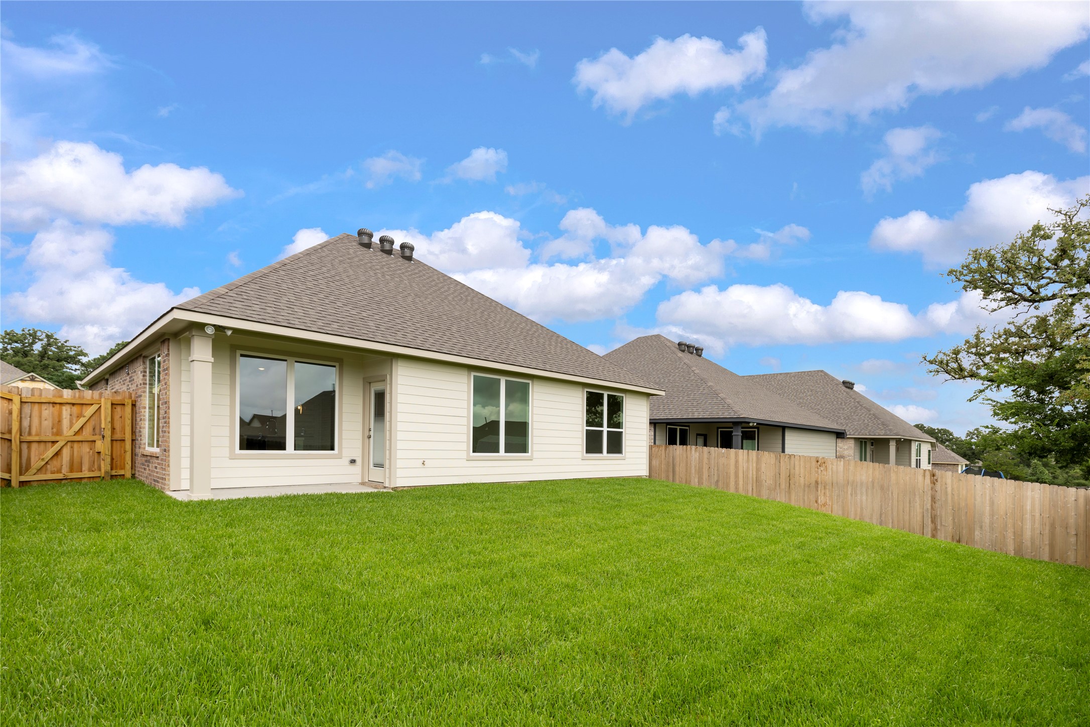 2033 Winepress Road Property Photo 40