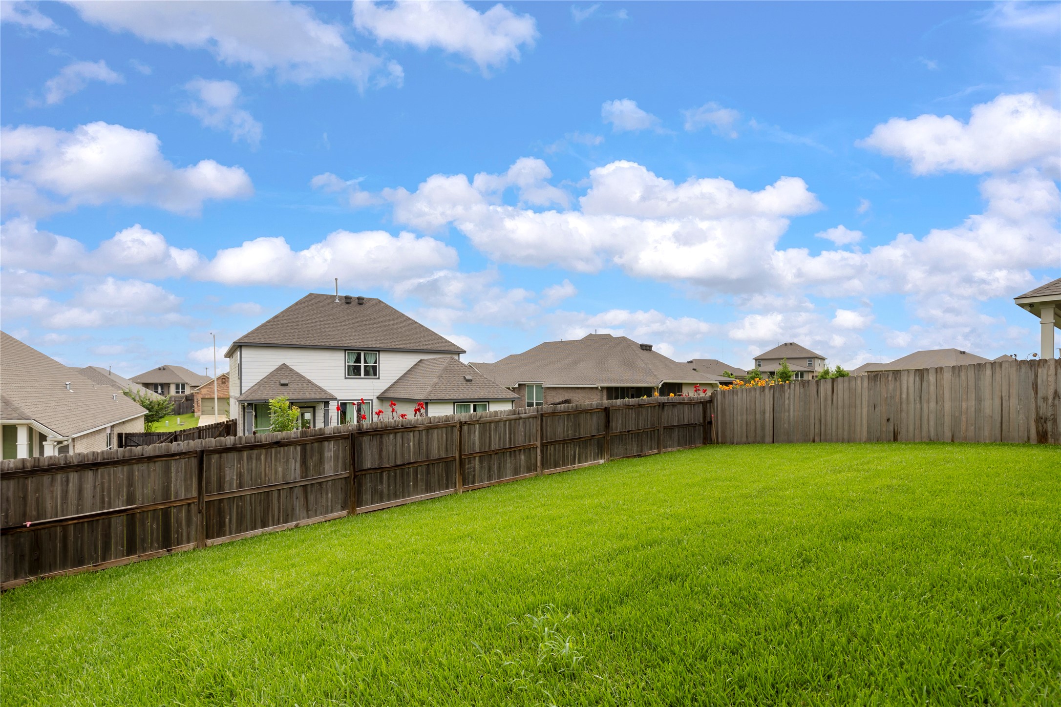 2033 Winepress Road Property Photo 43