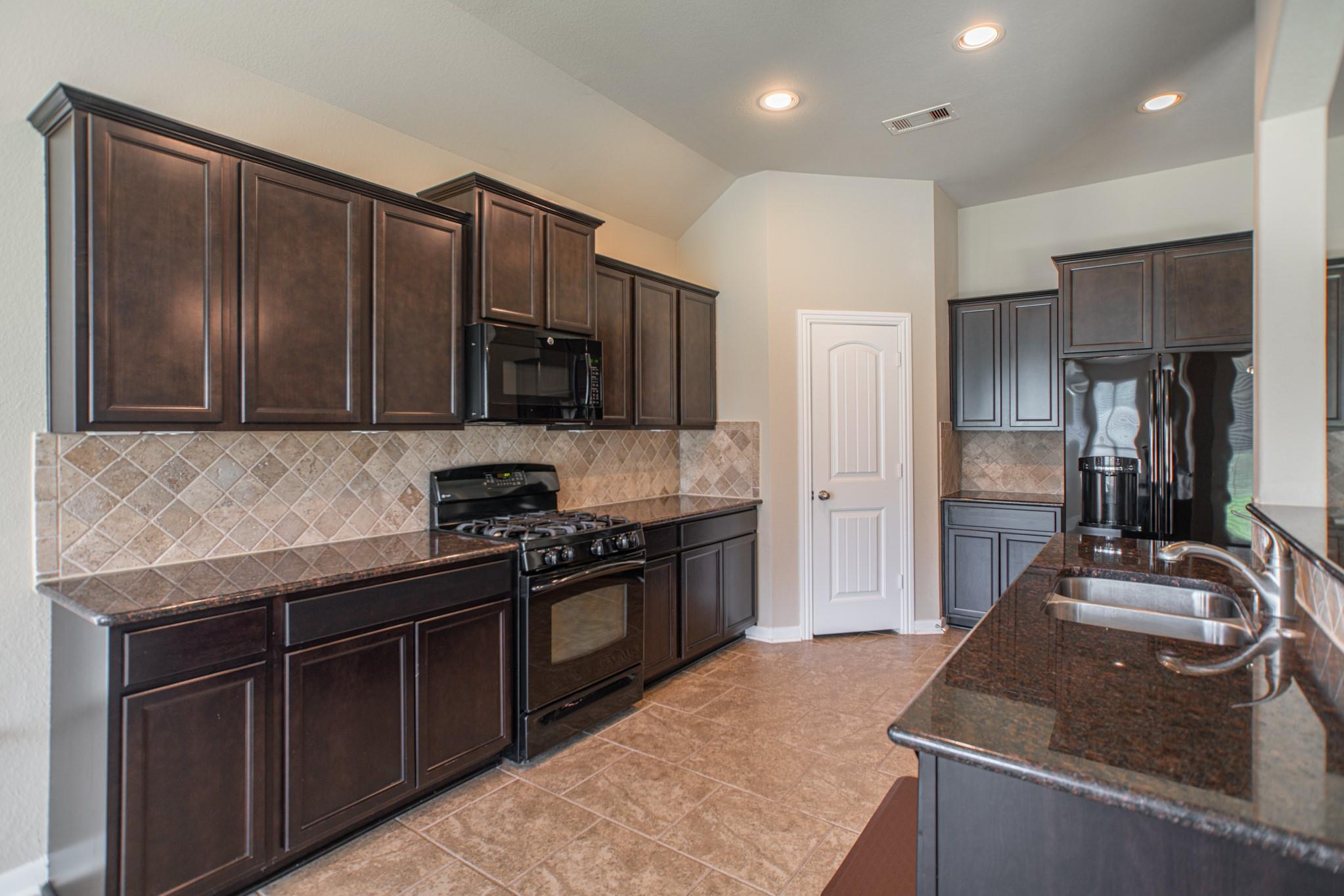 99 W Wading Pond Circle, The Woodlands Tx 77375-468 Property Photo 16