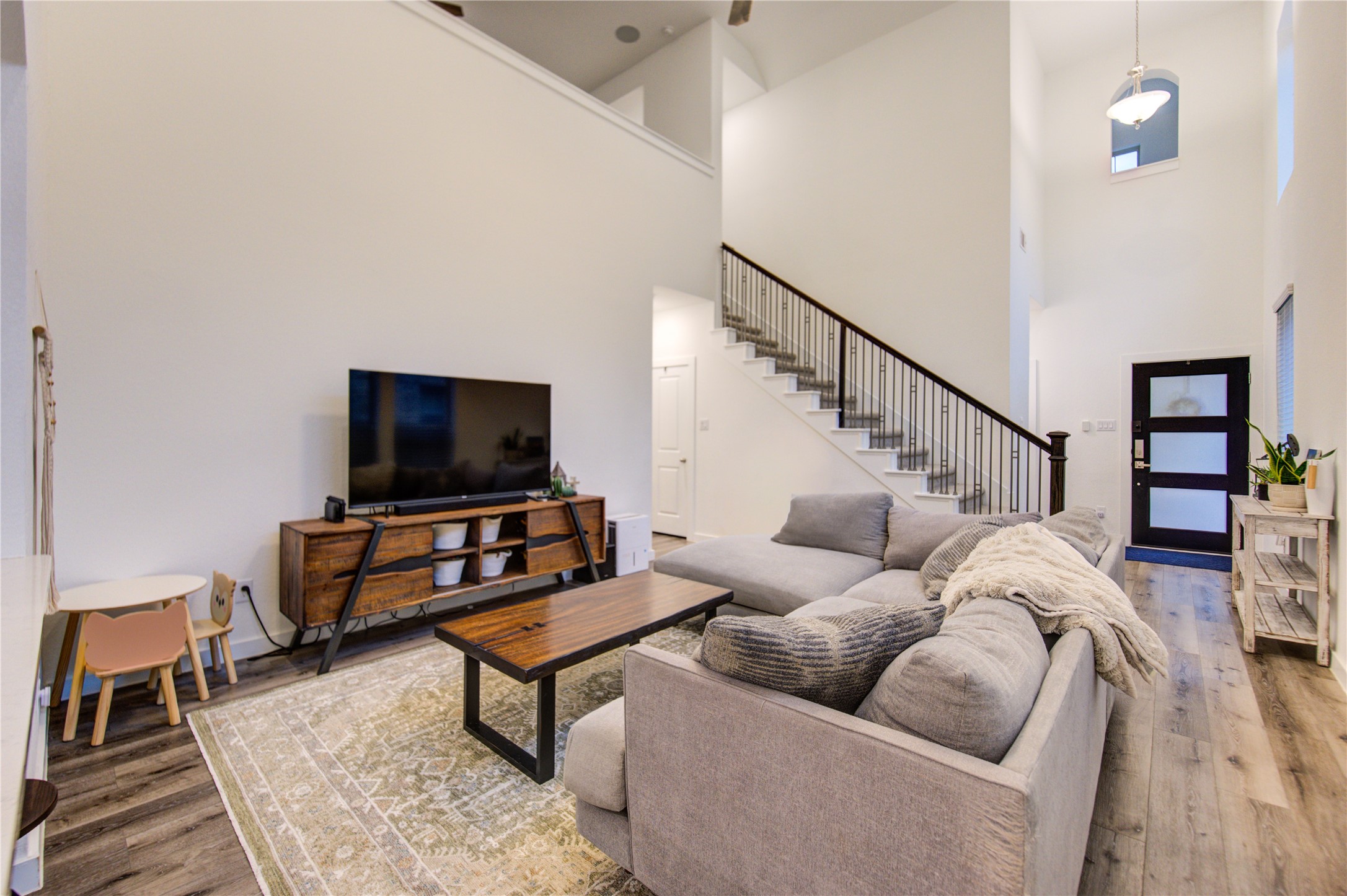 12338 Castano Creek Drive Property Photo 9