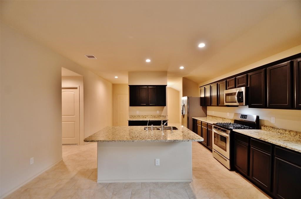 23614 Shortleaf Pine Drive Property Photo 5
